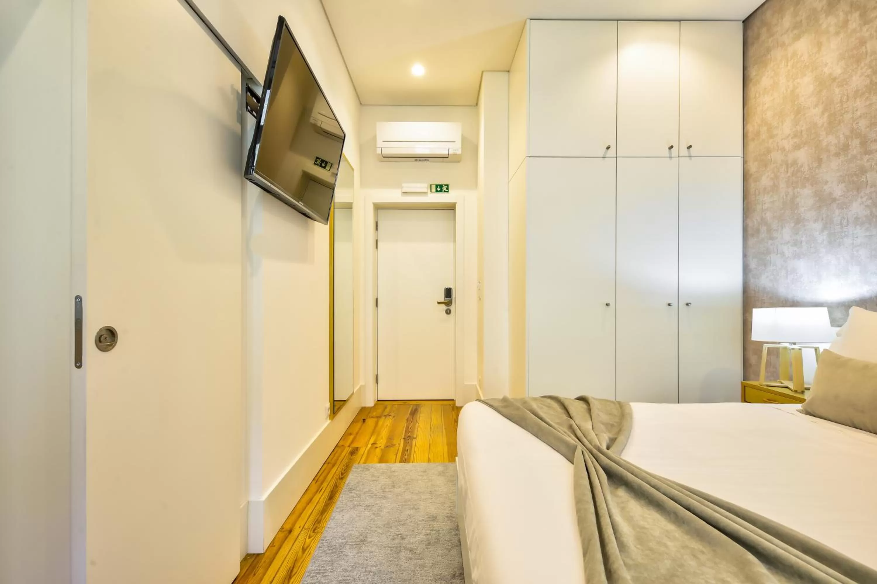 Bed in Avenue Garden