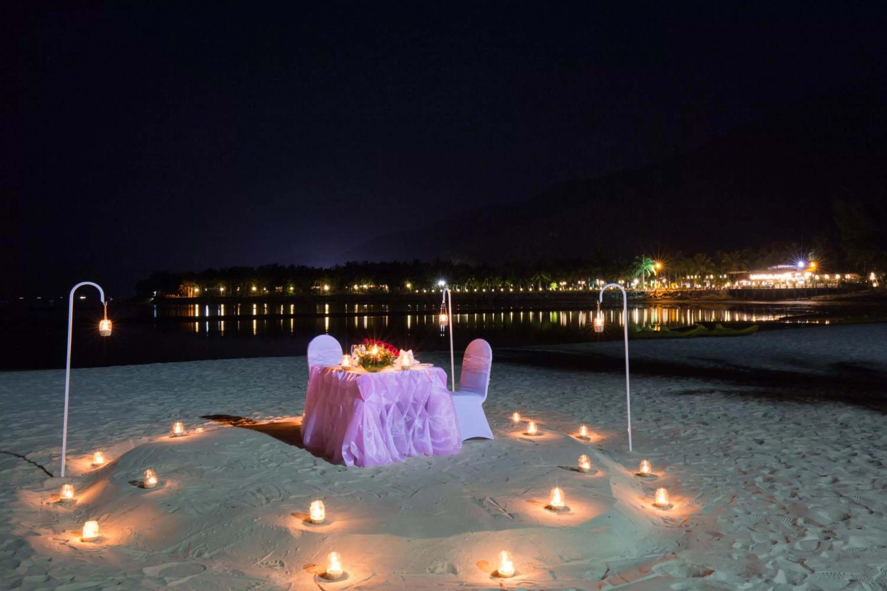 Dinner in Diamond Bay Resort & Spa