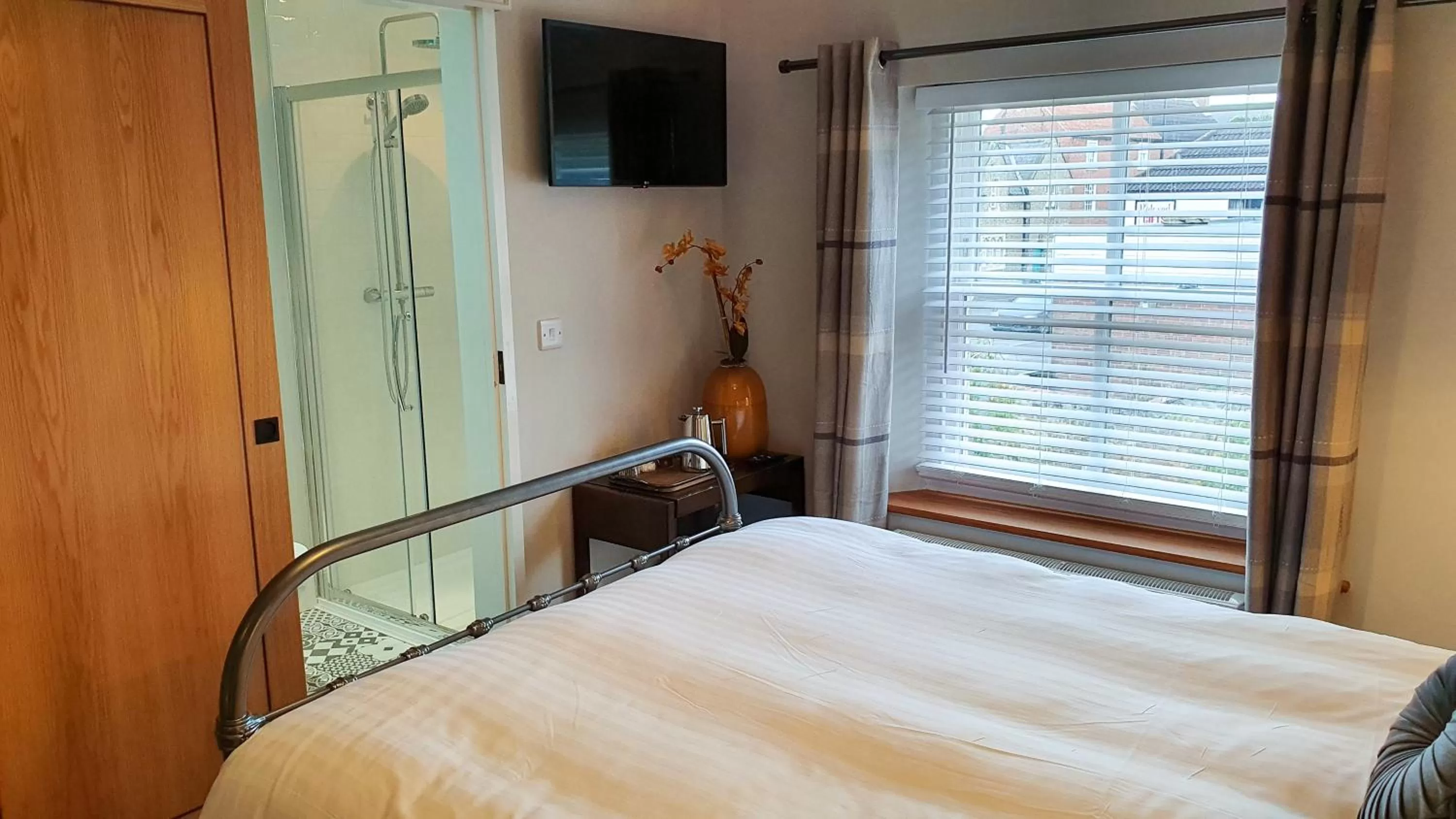 Bedroom, Bed in The Adam and Eve