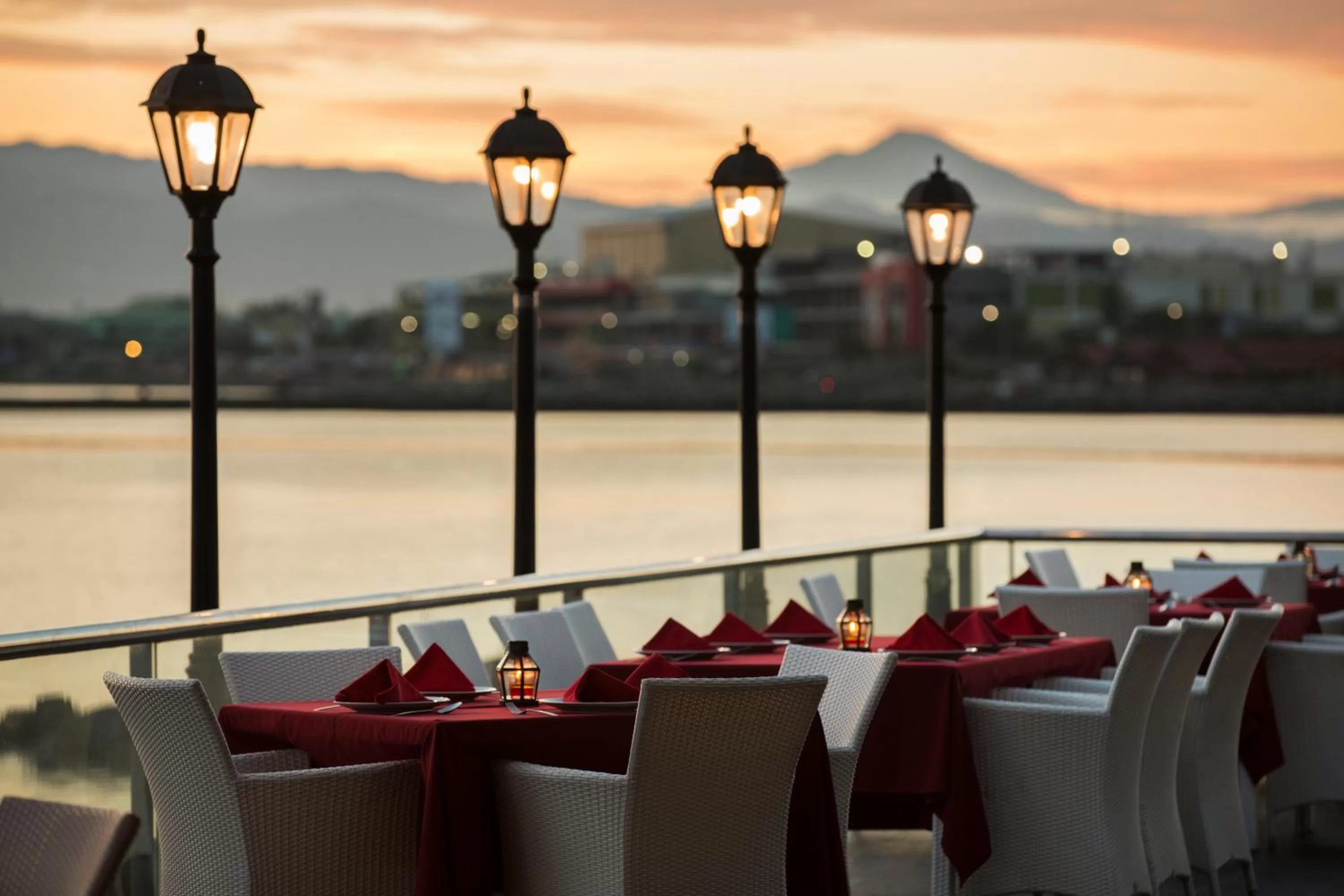 Balcony/Terrace in Swiss-Belhotel Silae Palu