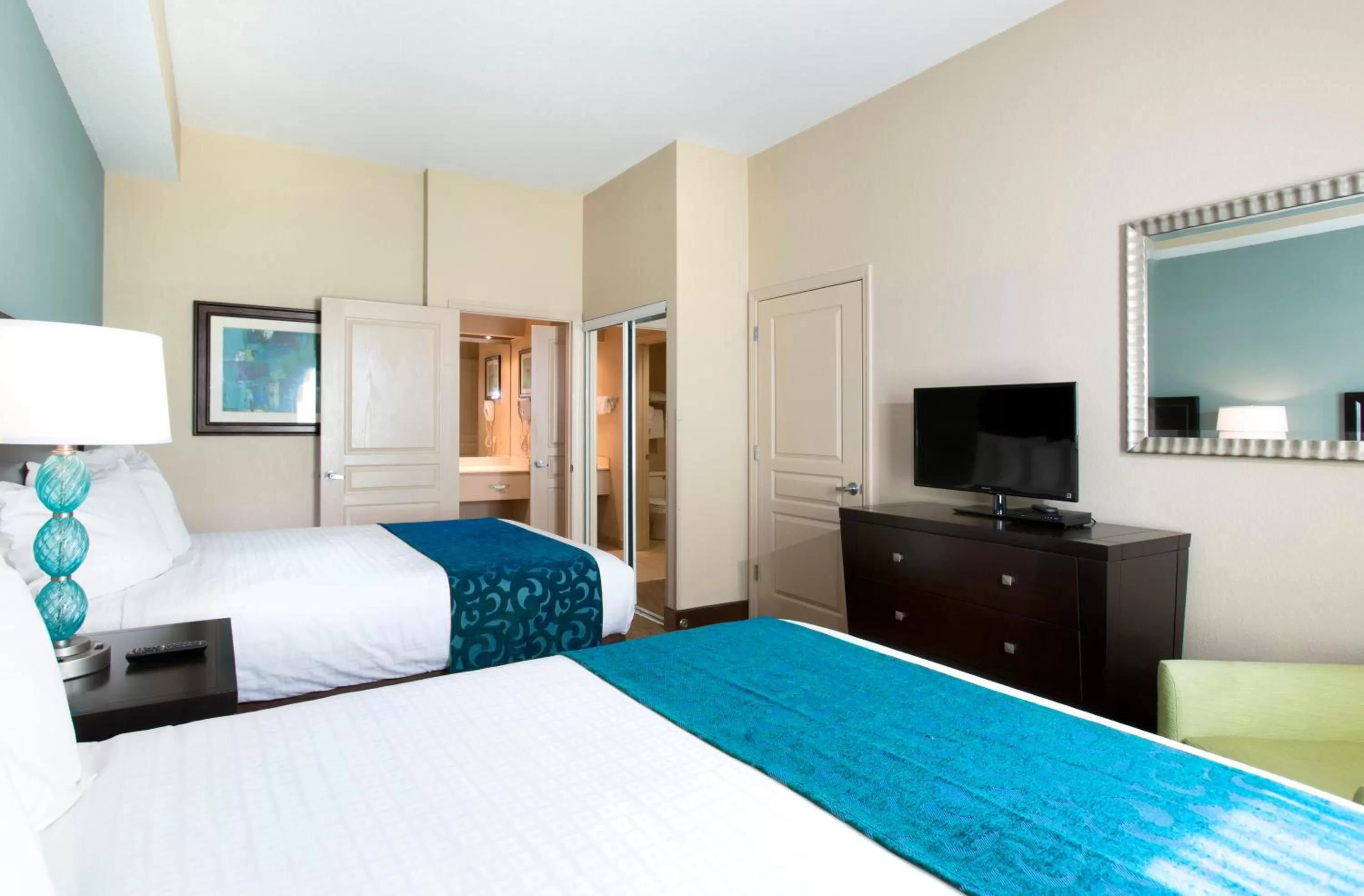 Bed in Hawthorn Suites by Wyndham Lake Buena Vista, a staySky Hotel & Resort