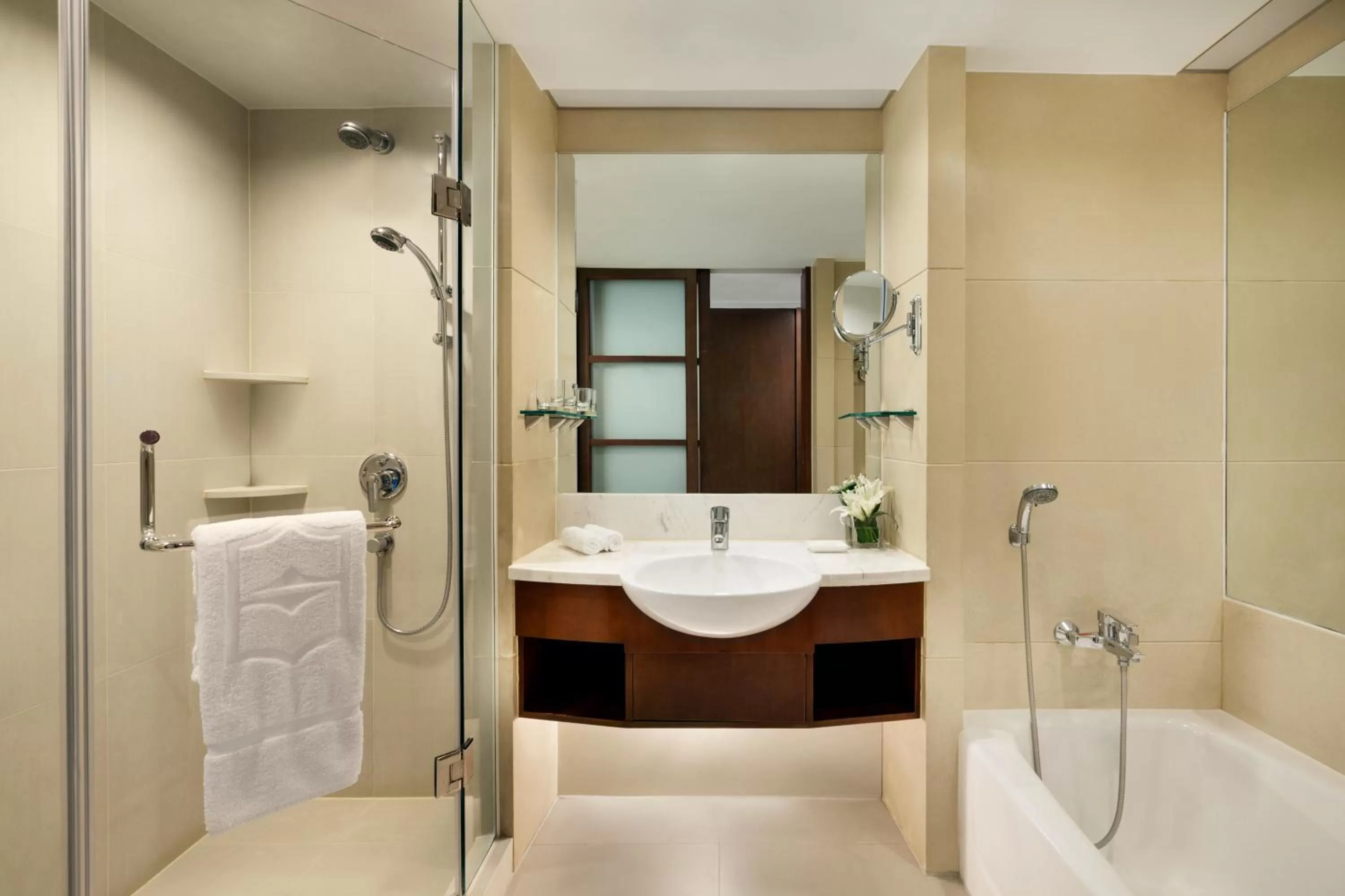 Toilet in Shangri-La Qingdao - May Fourth Square