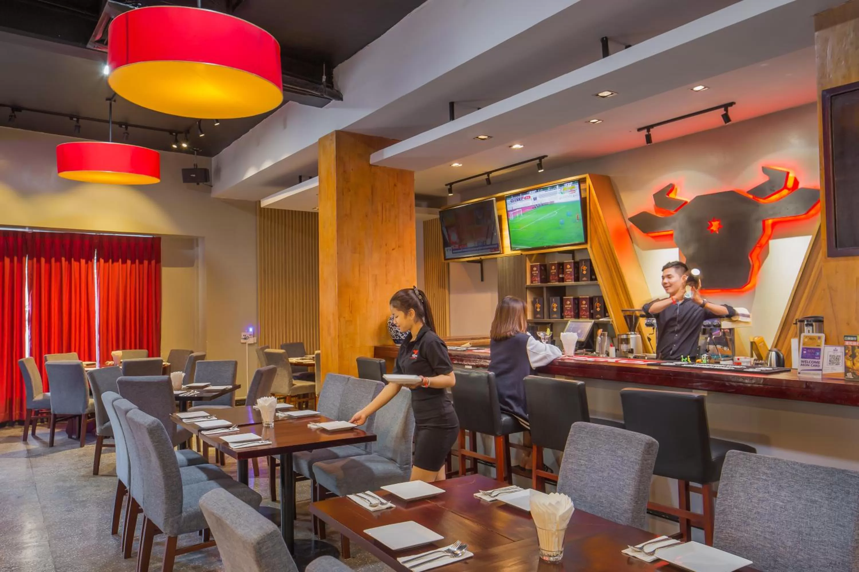 Restaurant/places to eat in Altos Hotel