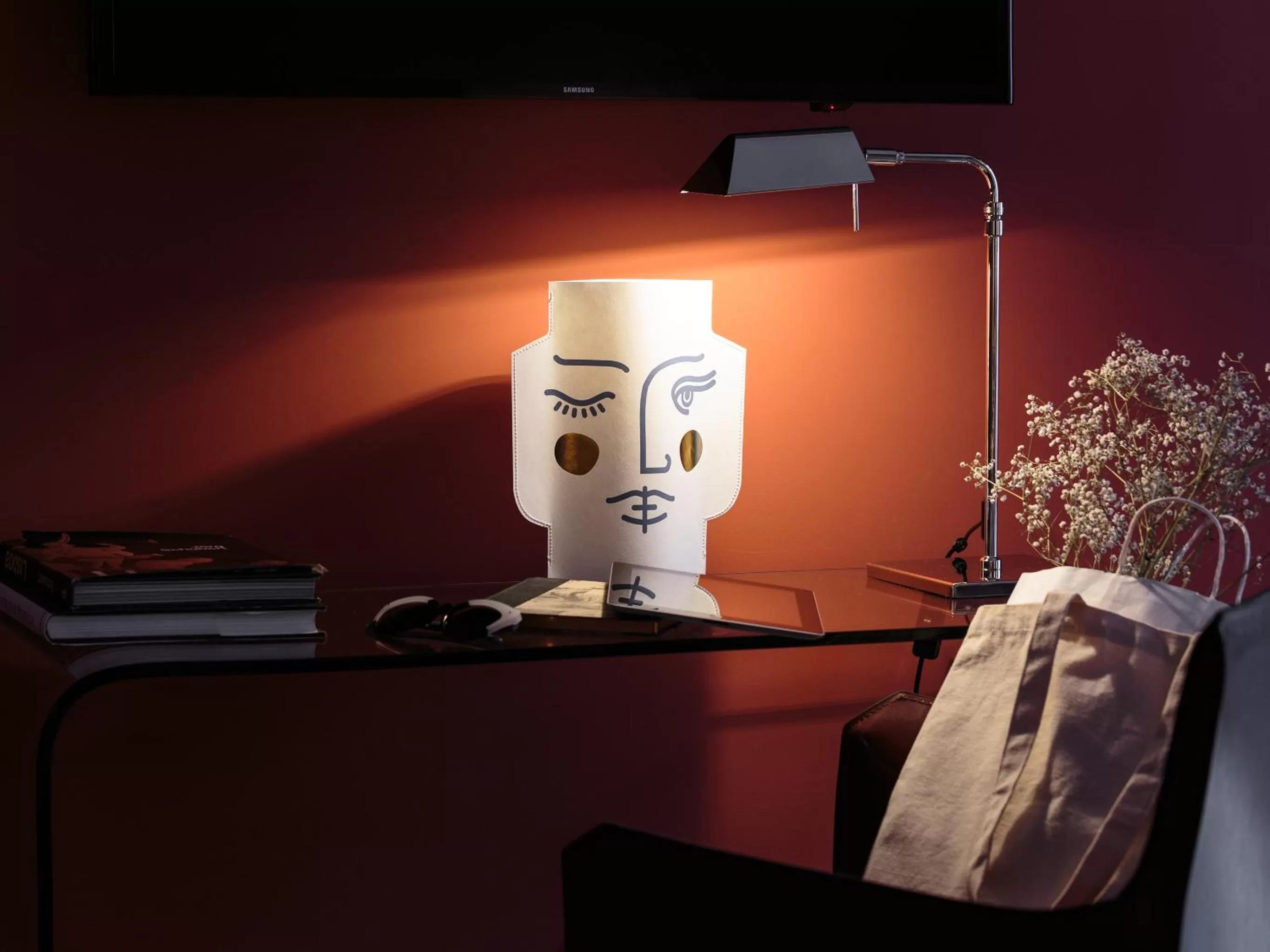 Photo of the whole room in Dear Lisbon - Gallery House