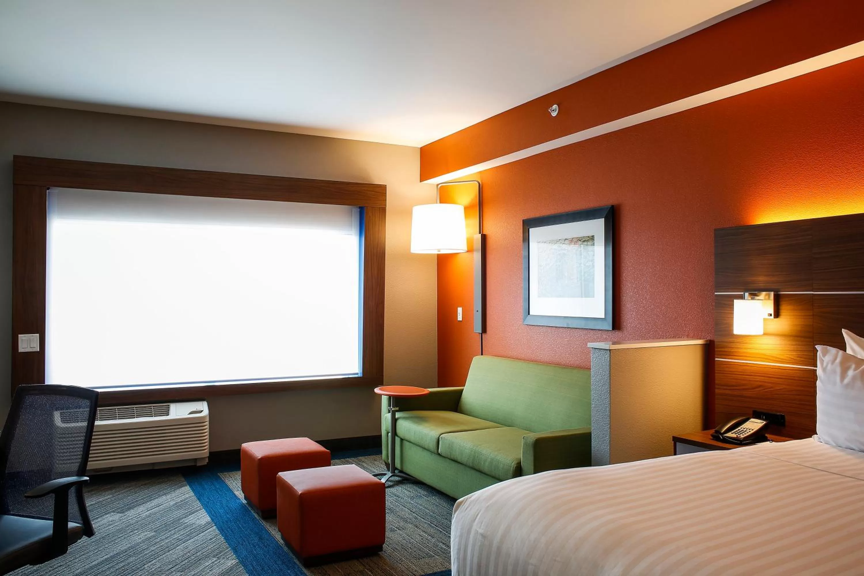 Bedroom, Bed in Holiday Inn Express & Suites Downtown Louisville by IHG