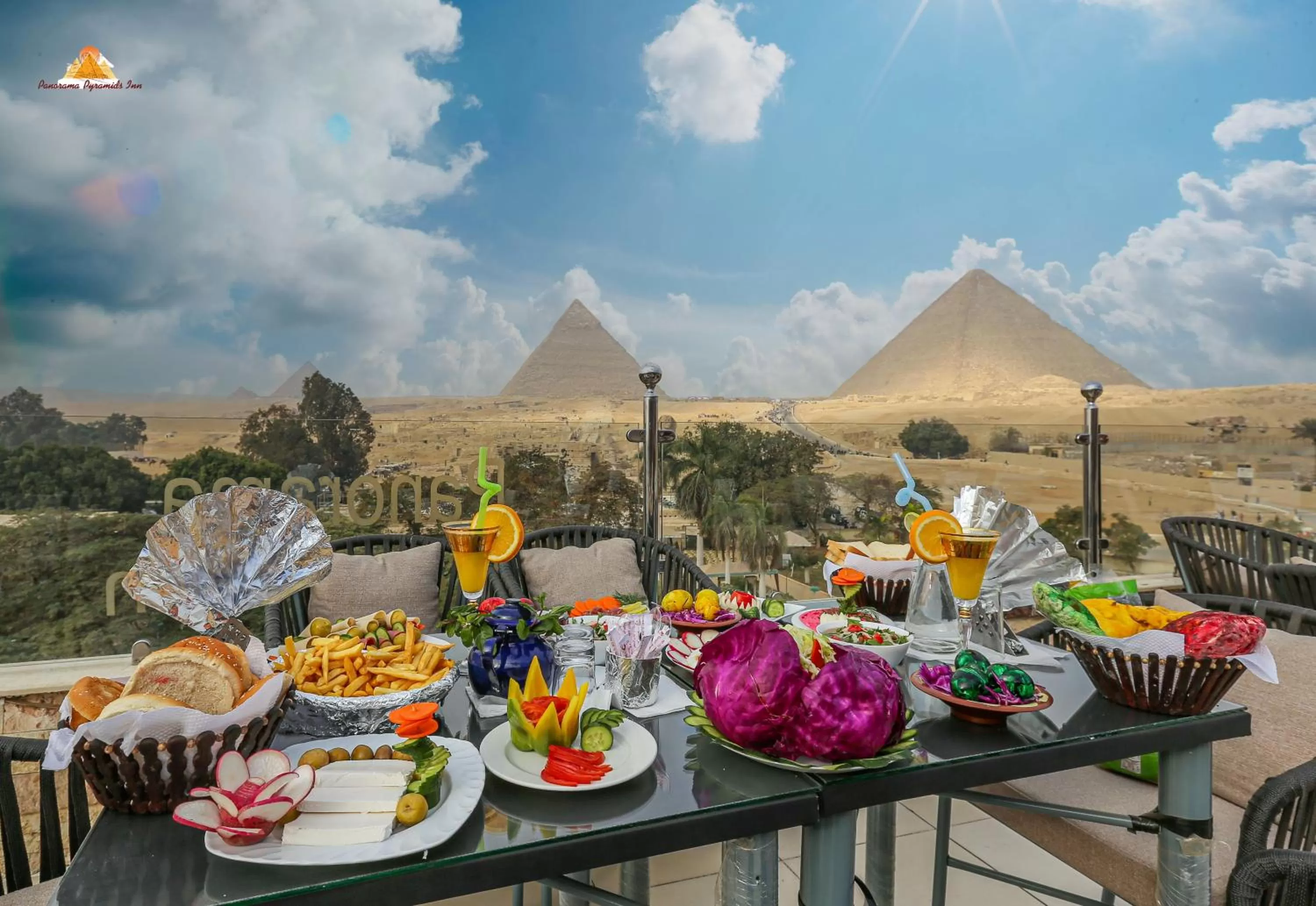 Restaurant/places to eat in PANORAMA view pyramids