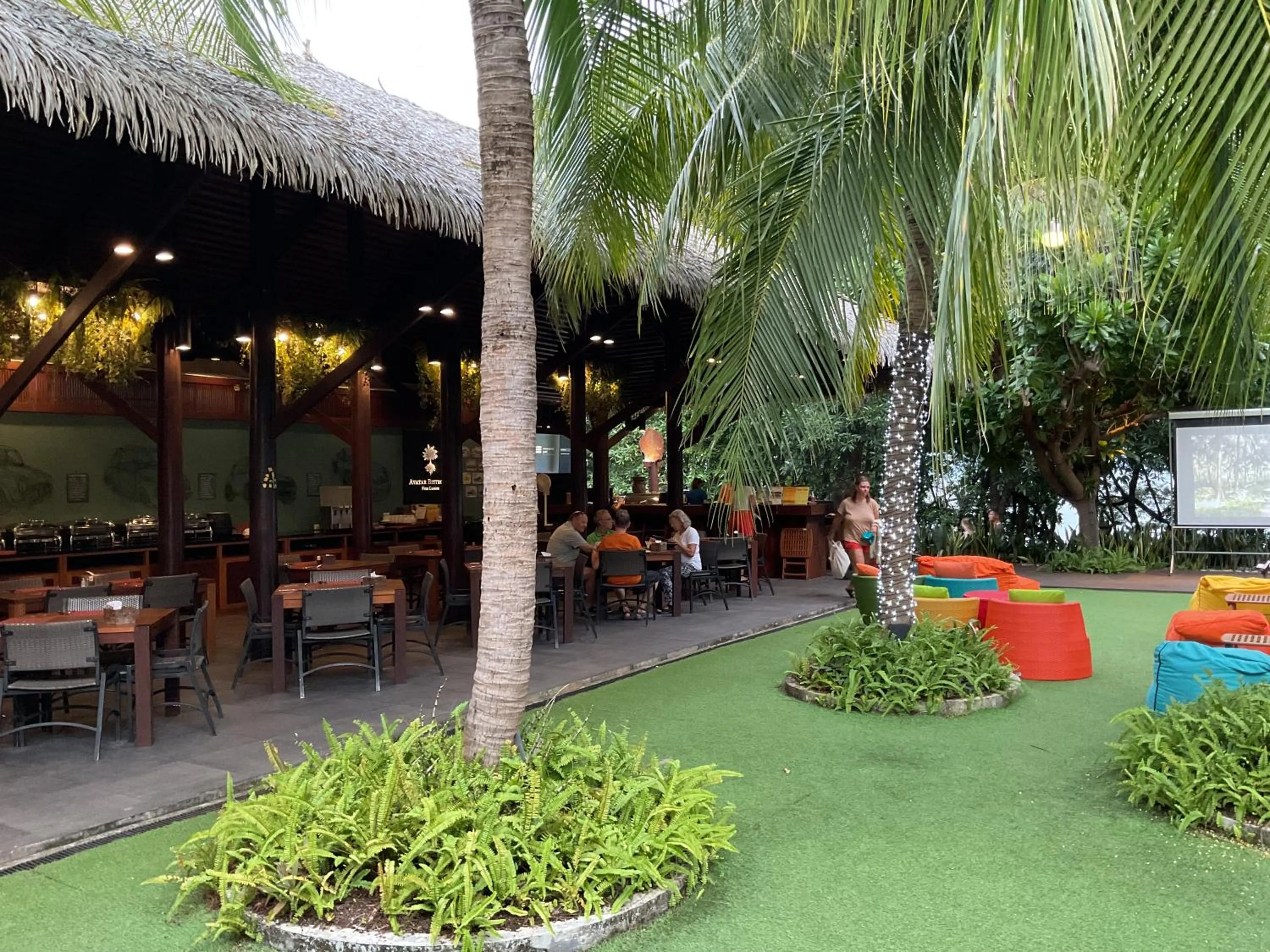 Restaurant/places to eat in Avatar Railay-Adults Only