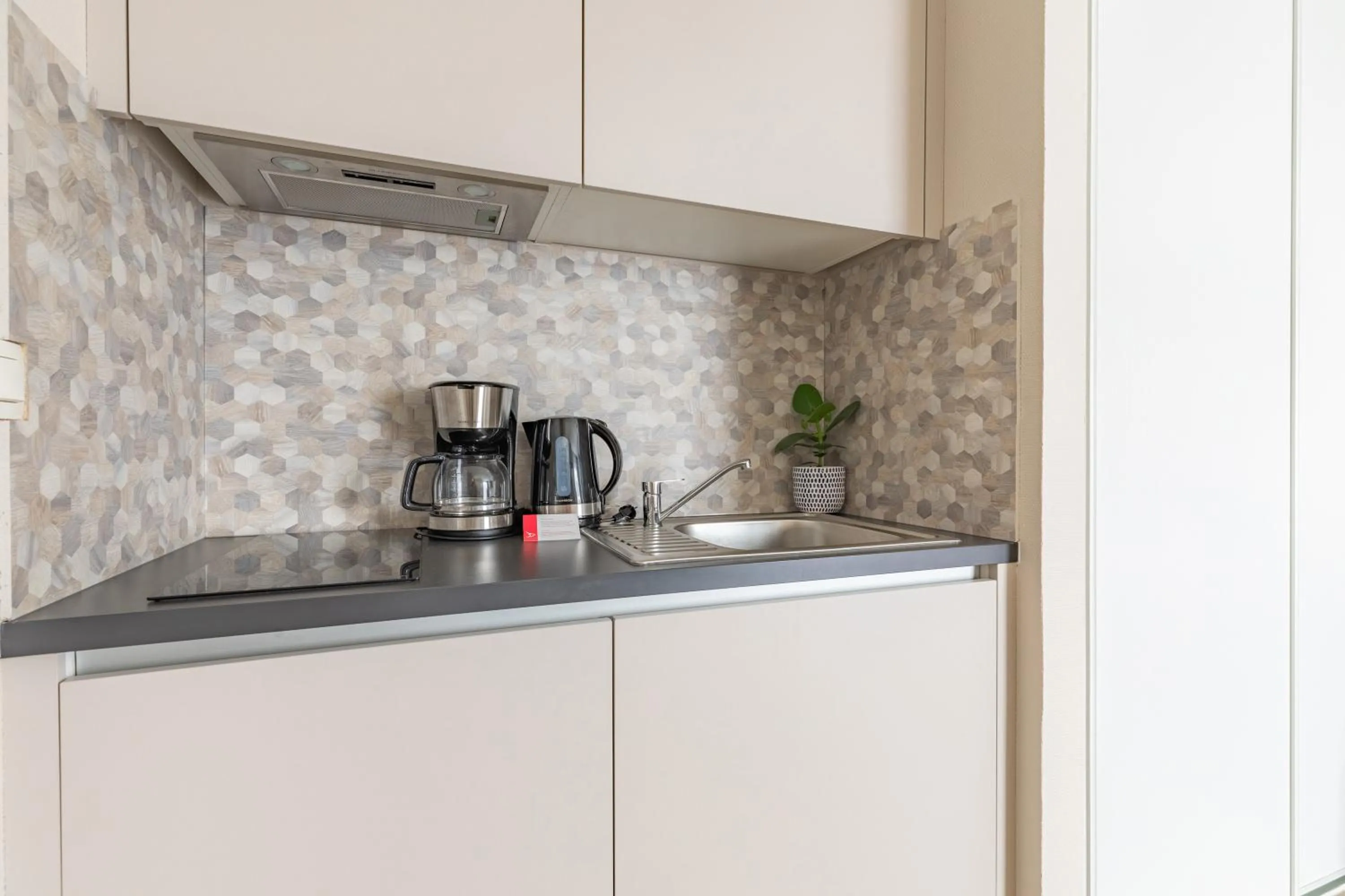 Kitchen or kitchenette in Appart'City Classic Toulouse Colomiers