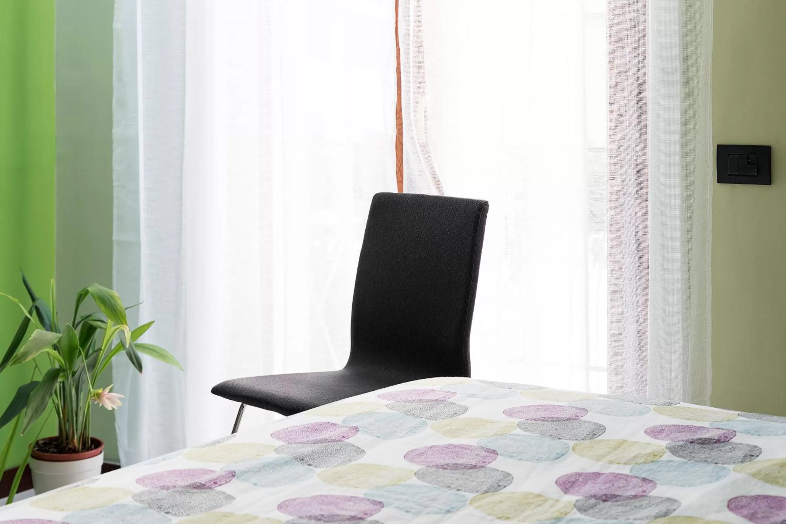 Shower, Bed in B&B Cozy Cove