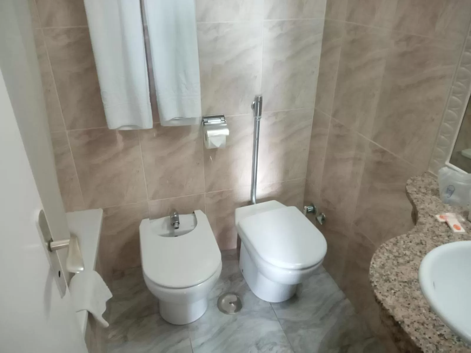 Bathroom in Hotel Tropical