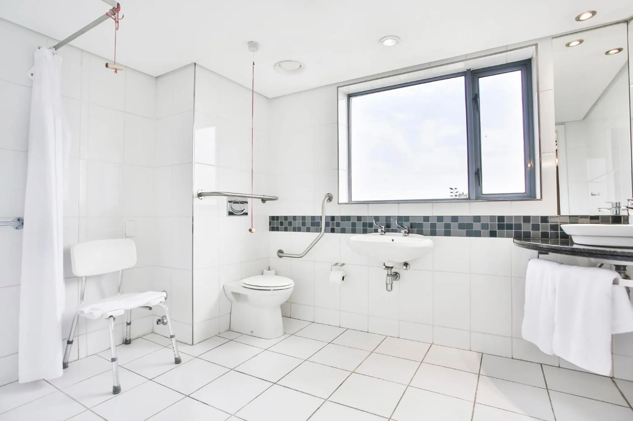 Photo of the whole room in Holiday Inn Express Sandton-Woodmead by IHG