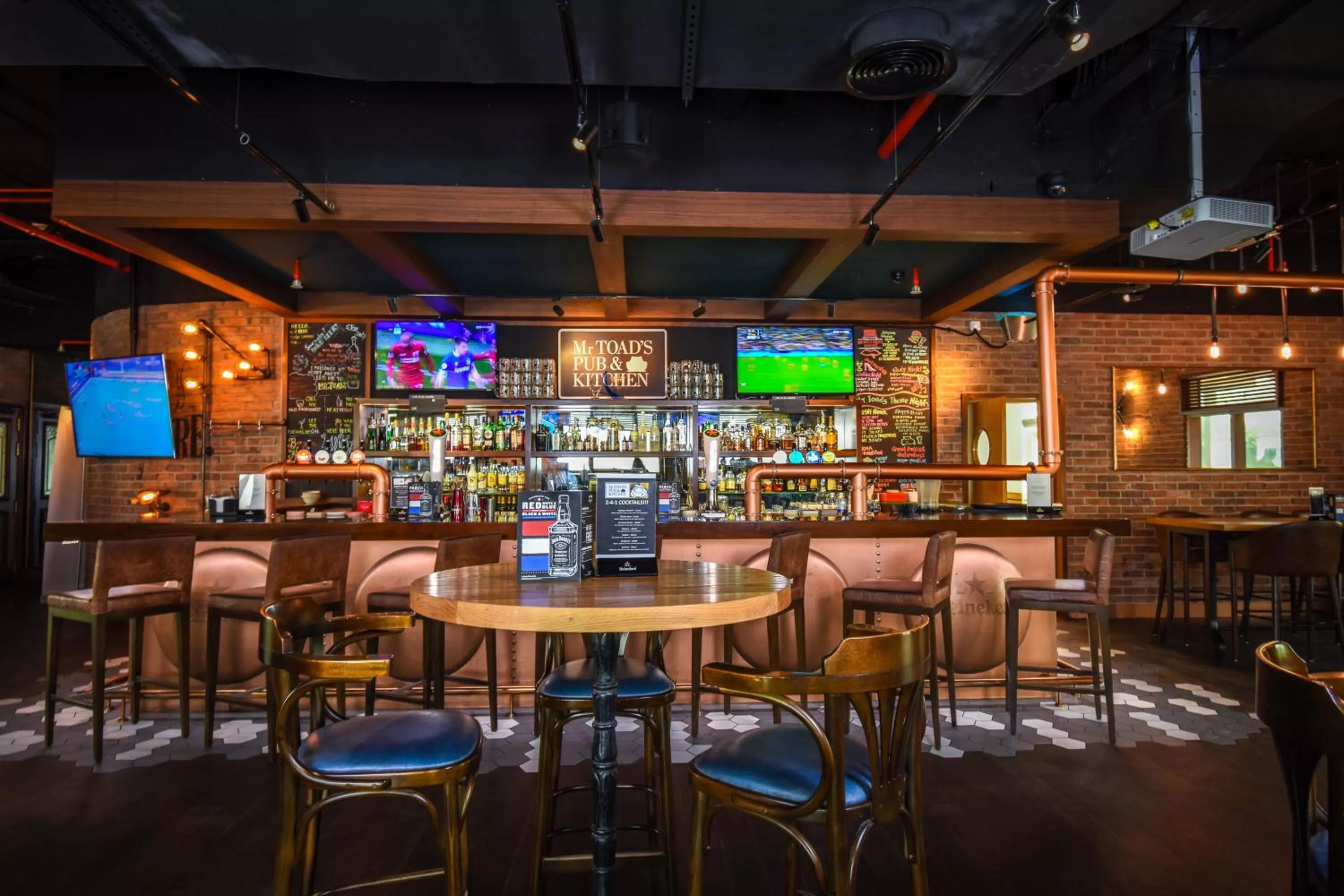 Lounge or bar in Premier Inn Dubai Investments Park - An Emirates Group Company