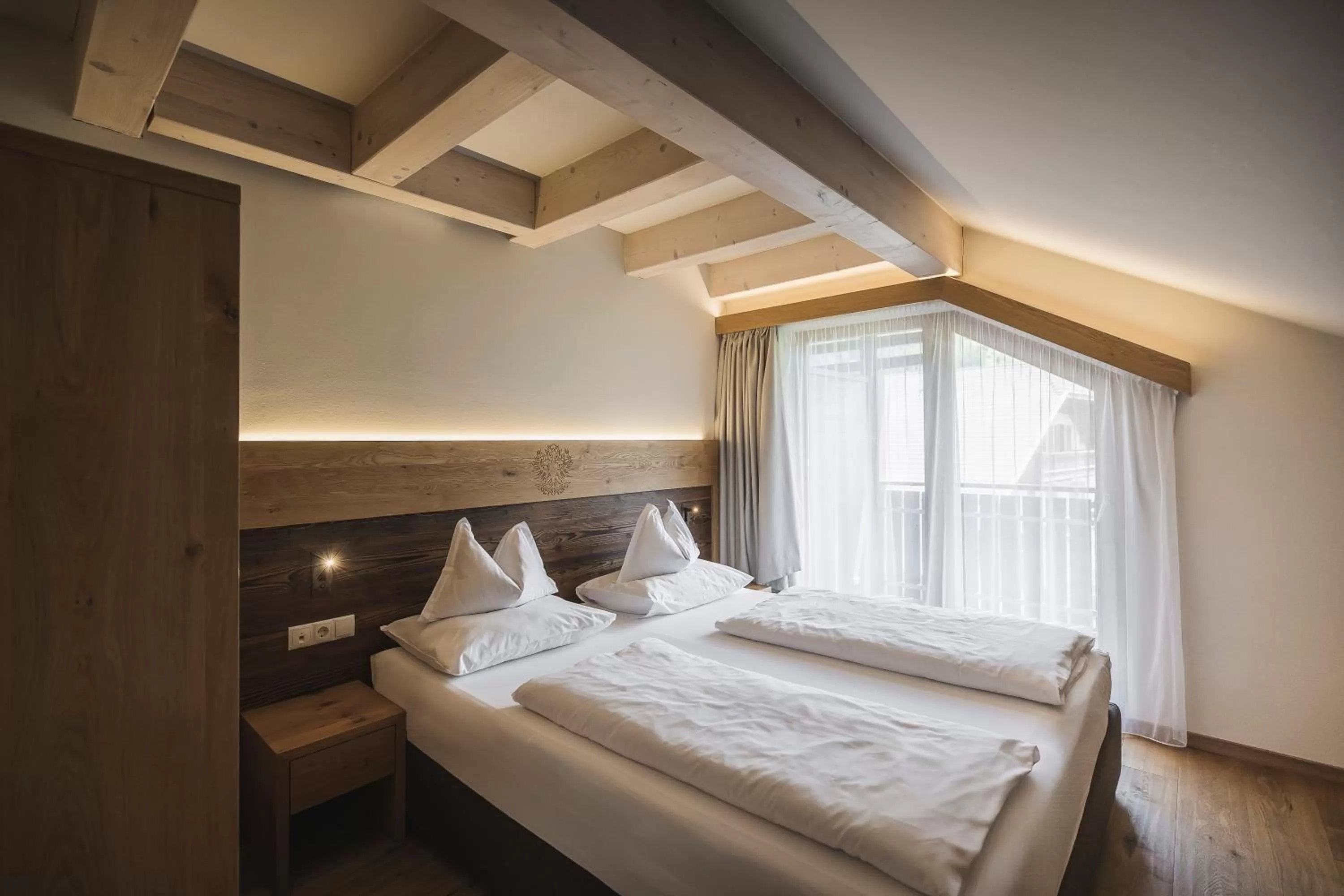 Bedroom, Bed in Autentis