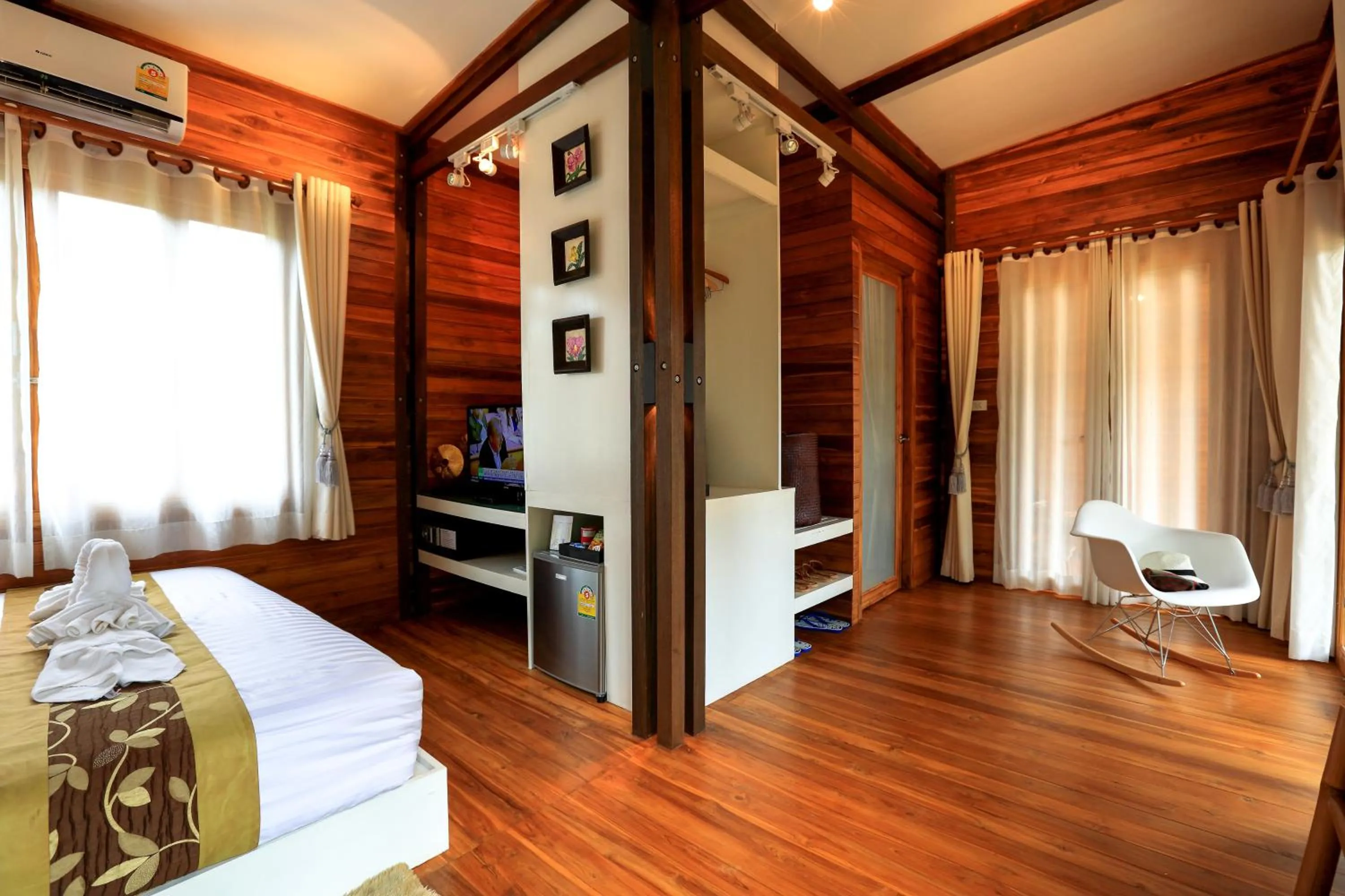 Photo of the whole room, Bed in Viangviman Luxury Resort, Krabi
