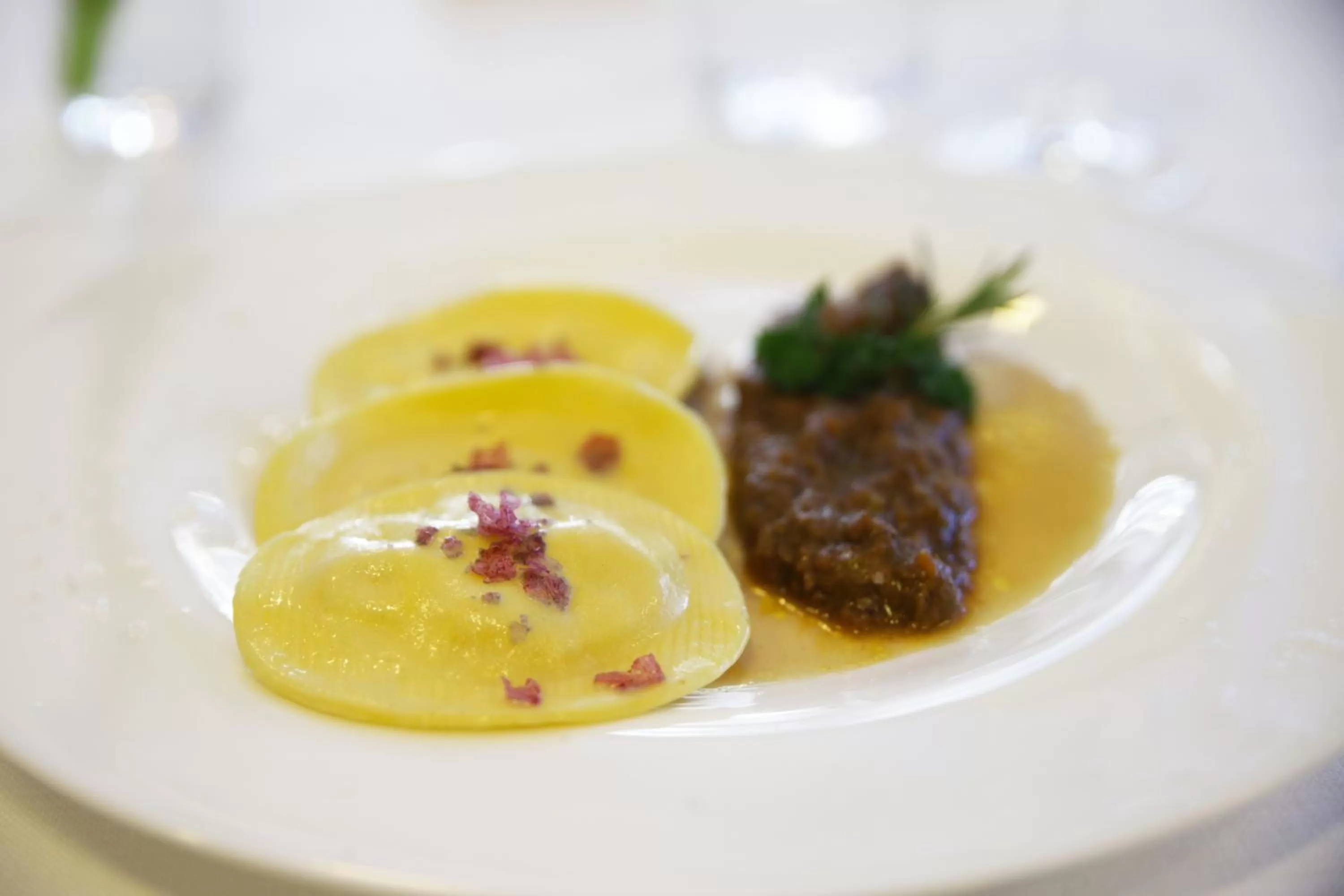 Restaurant/places to eat in Hotel Palace