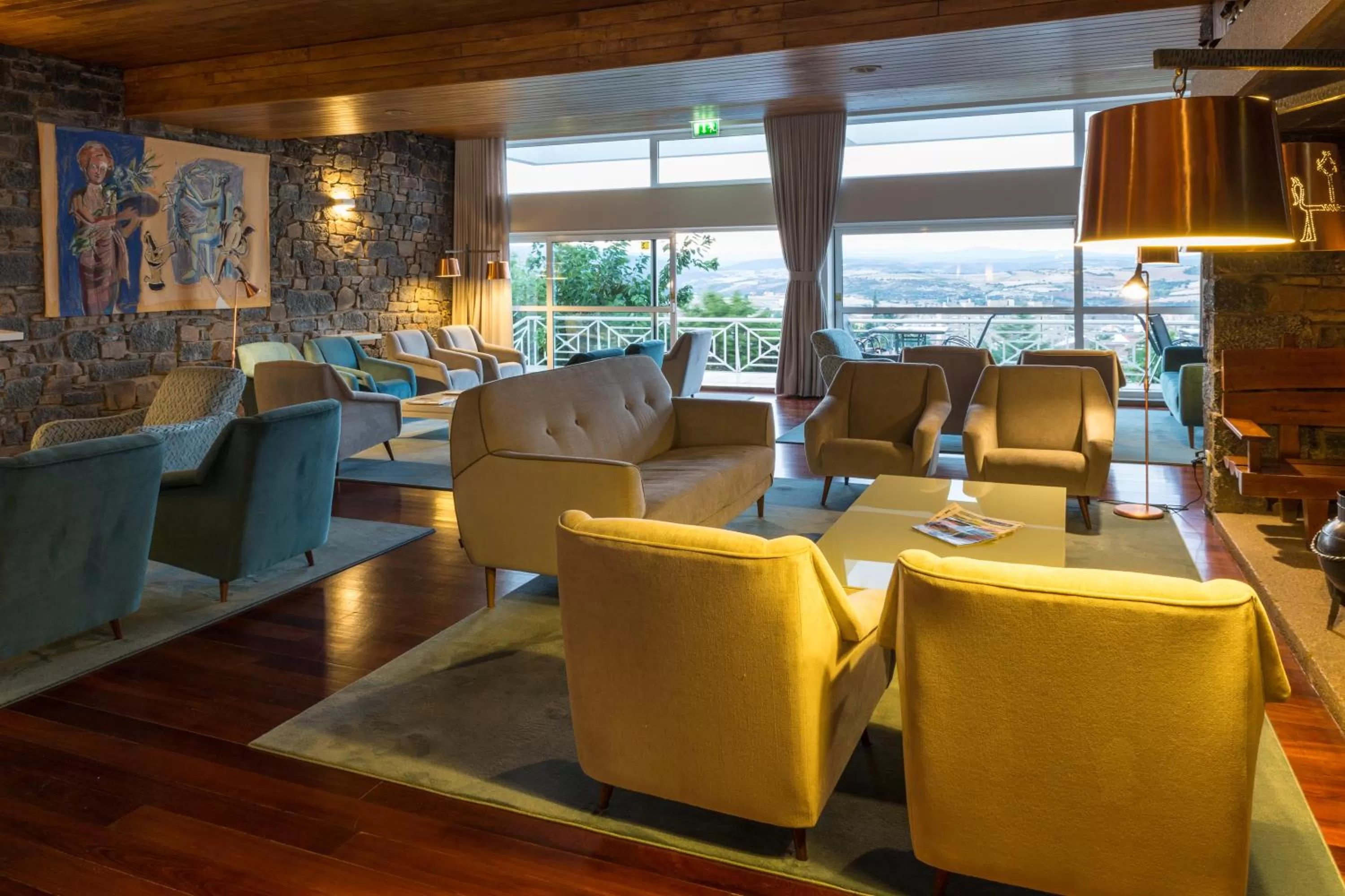 Communal lounge/ TV room in Pousada de Bragança - Sao Bartolomeu