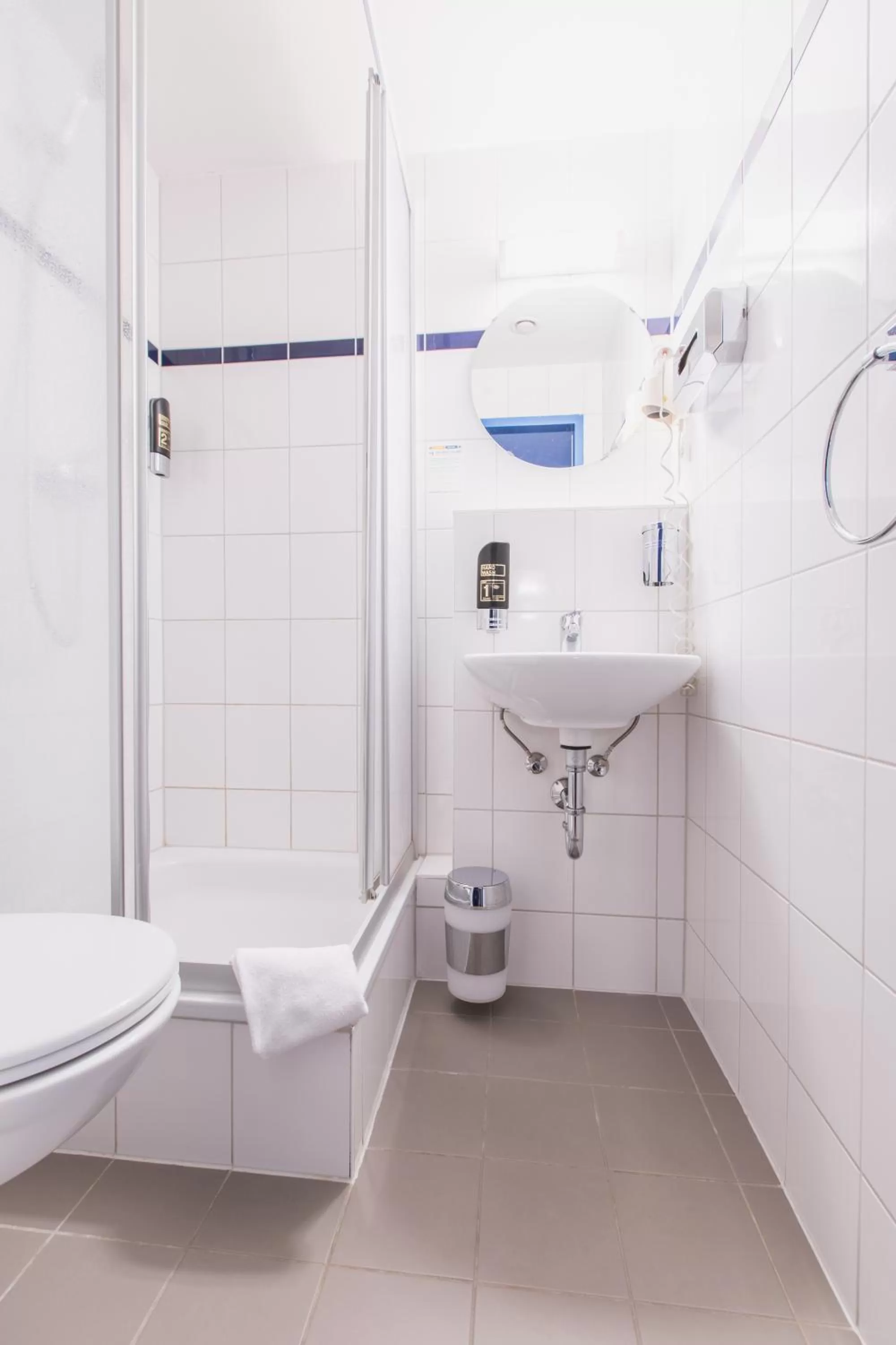 Bathroom in a&o Köln Dom