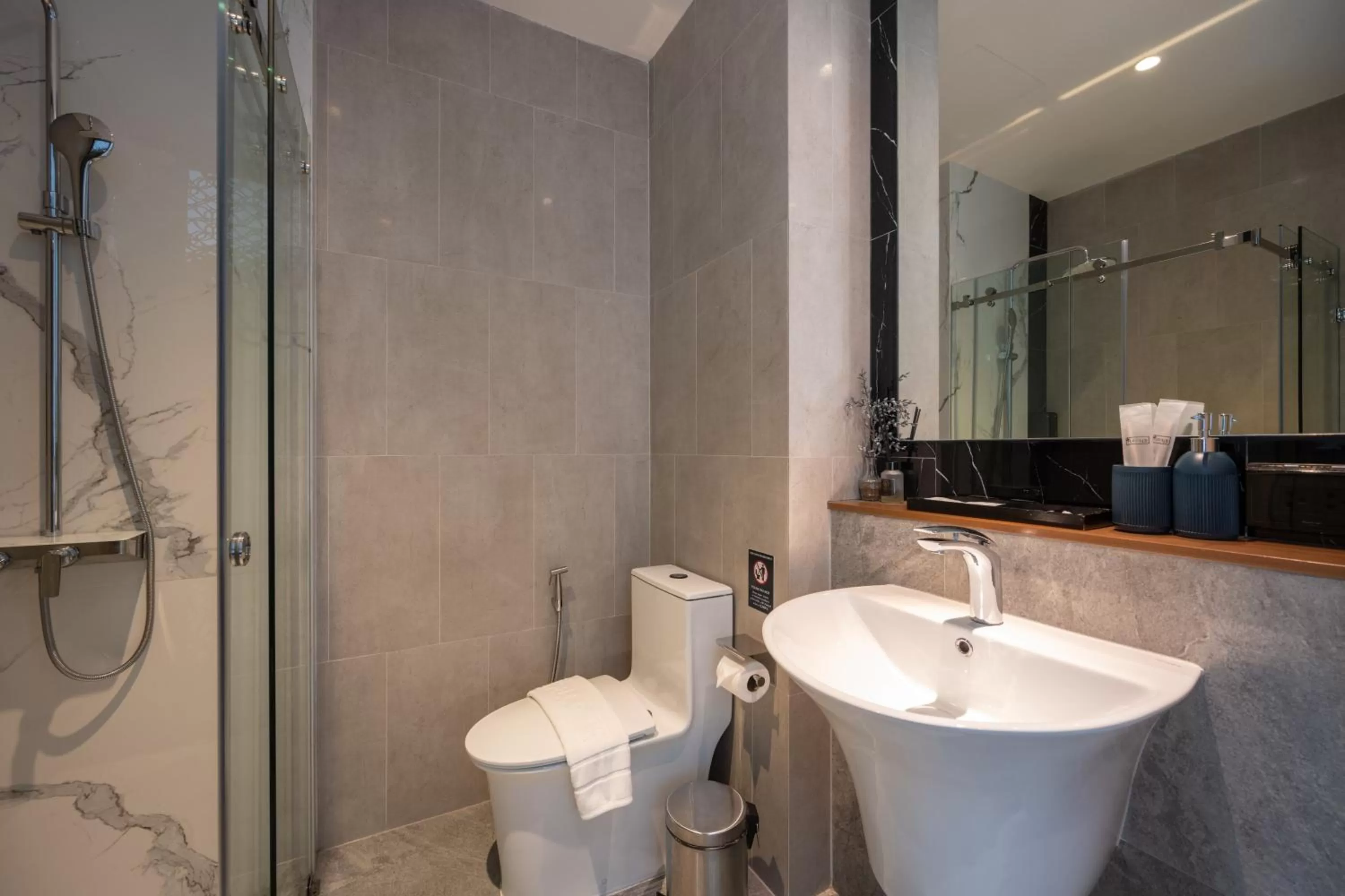 Shower in SHAN Villas Sukhumvit