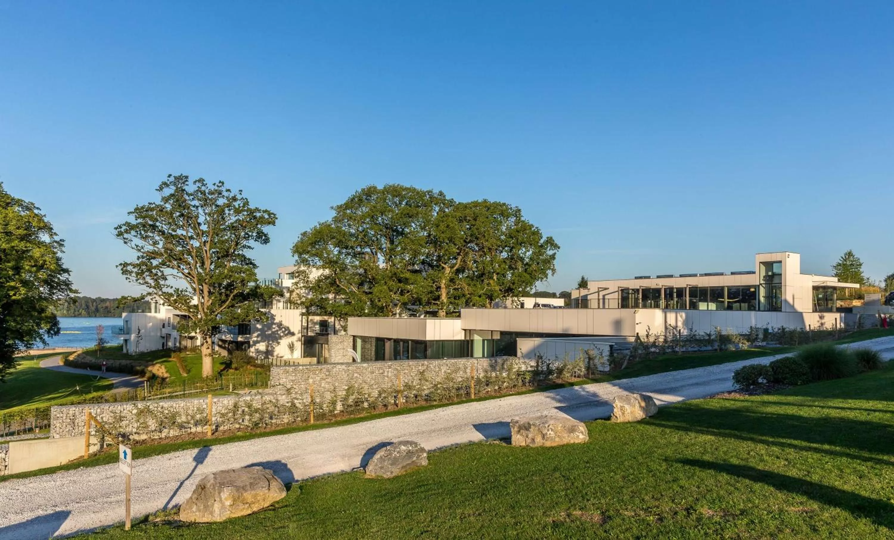 Property building in Golden Lakes Hotel