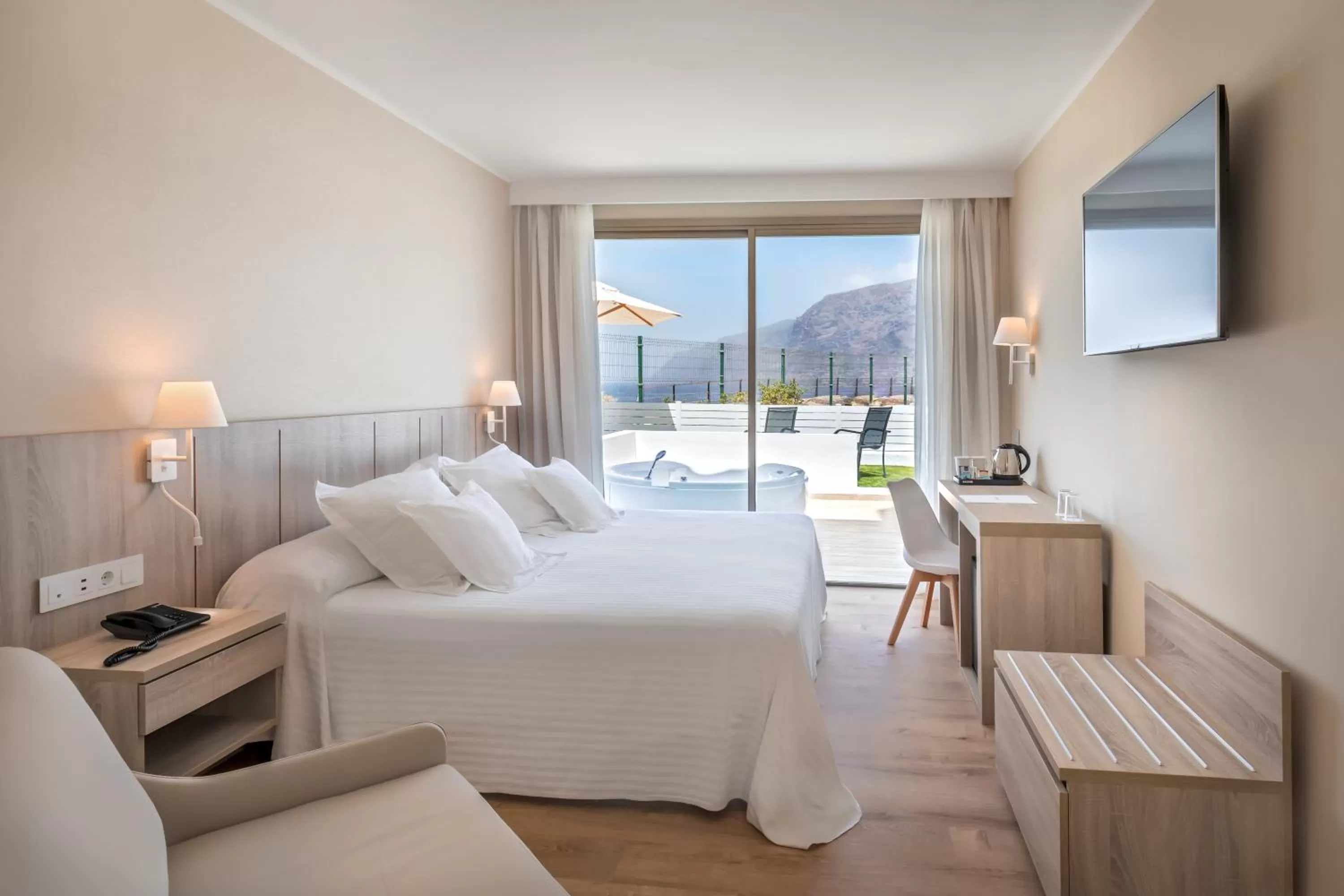 Photo of the whole room, Bed in Barceló Santiago - Adults Only