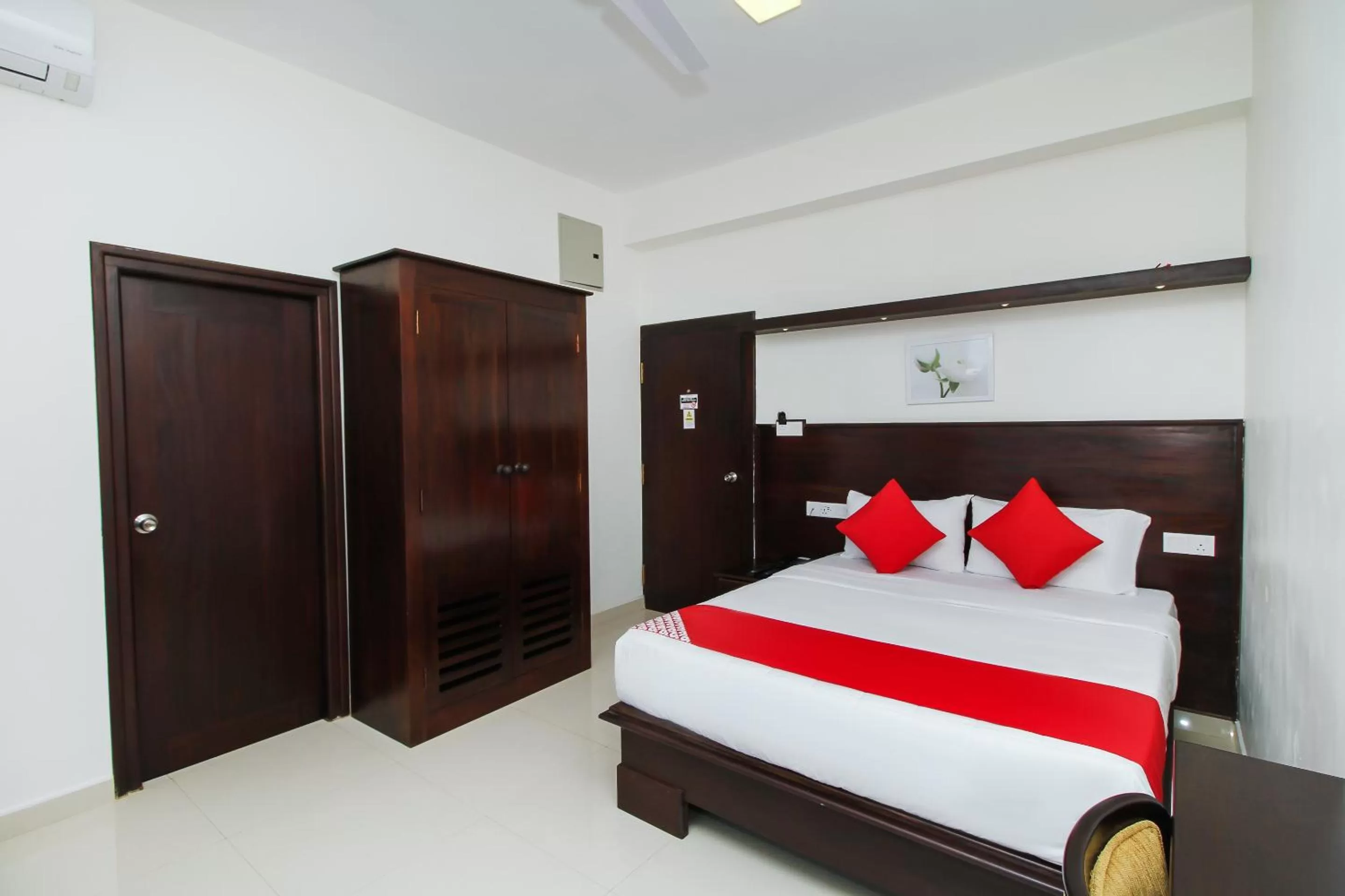 Bedroom, Bed in Hotel Nelly Marine