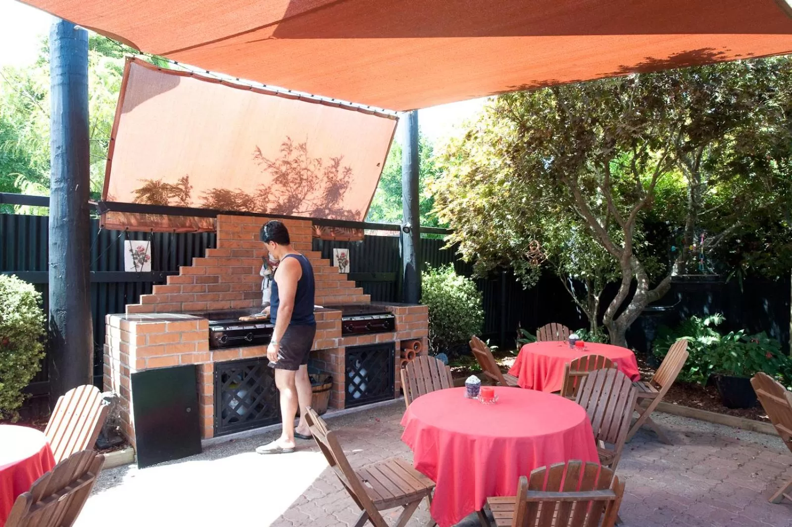 Restaurant/Places to Eat in Anndion Motel