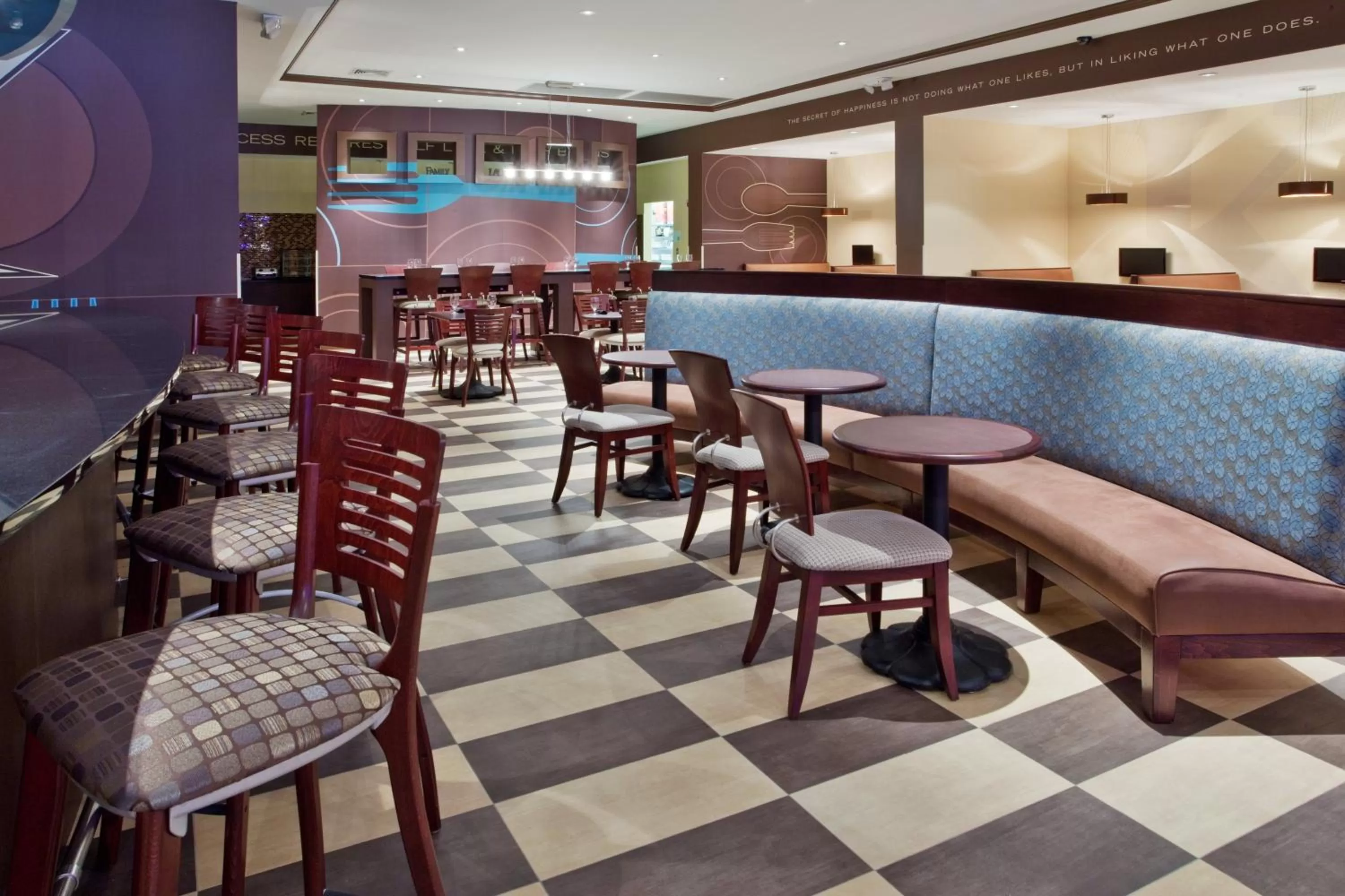 Restaurant/places to eat in Holiday Inn Macon North by IHG