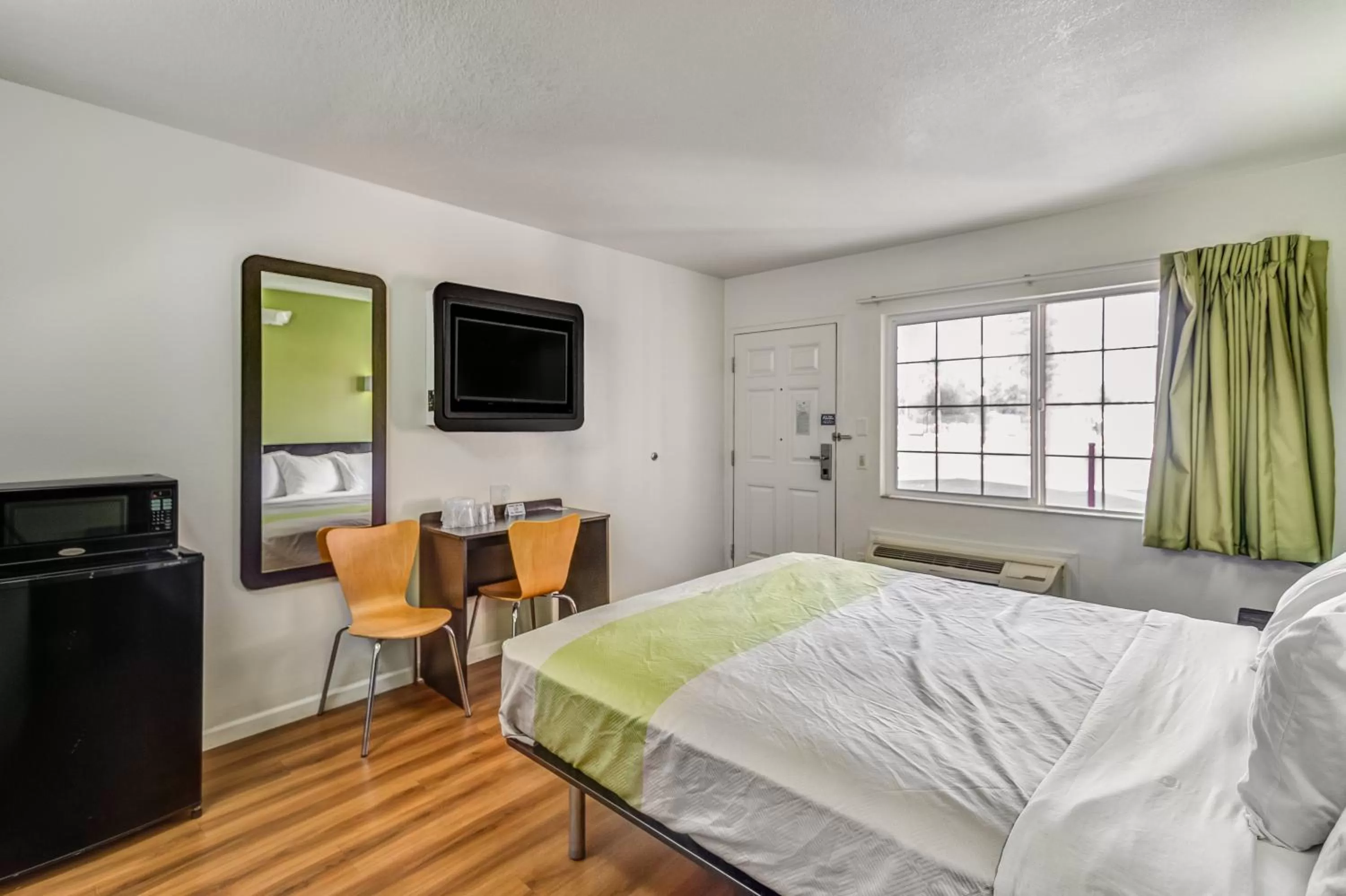 Bedroom, Bed in Motel 6-Visalia, CA