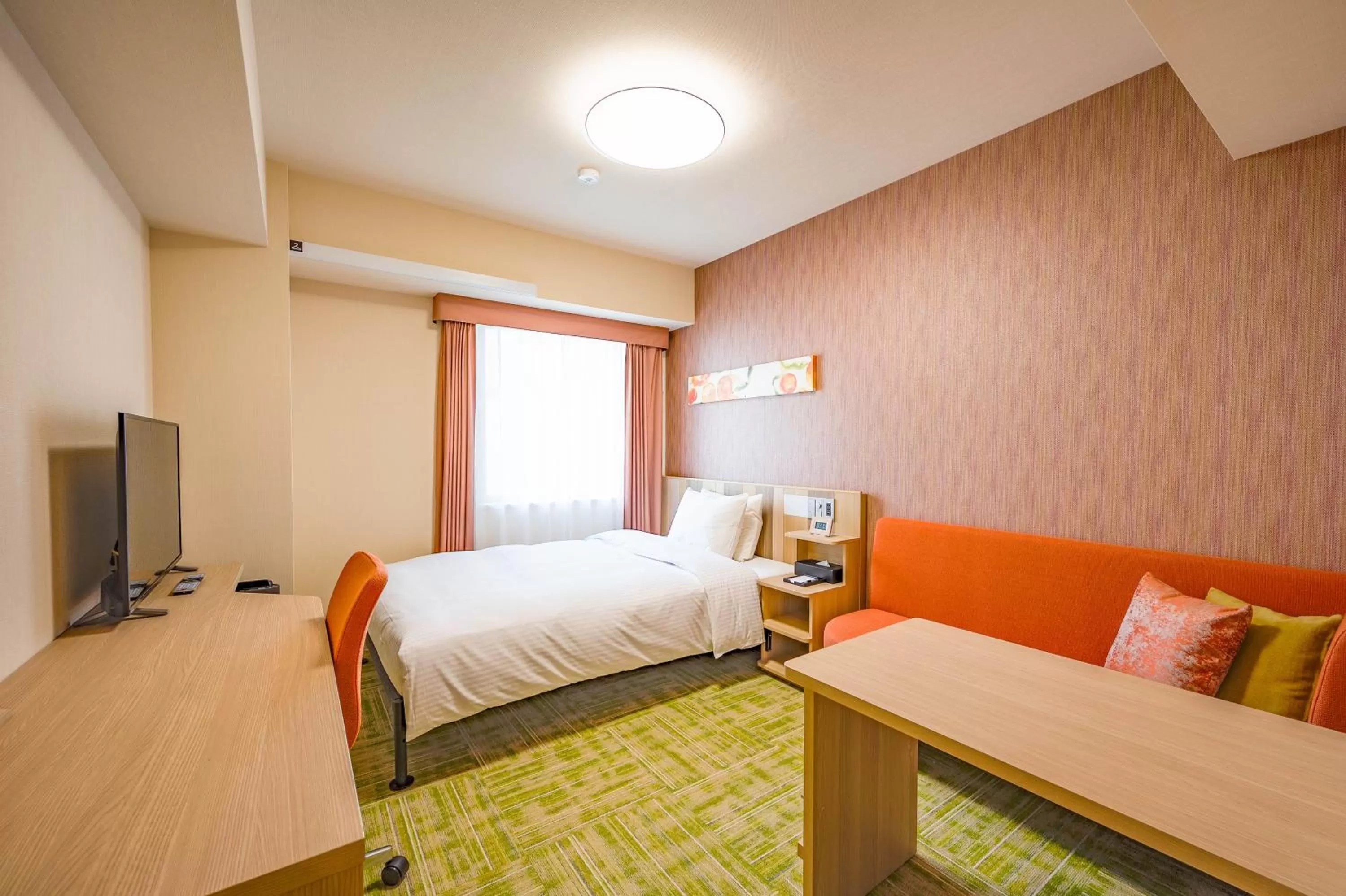 Photo of the whole room, Bed in Tabino Hotel lit Matsumoto Milky white Onsen