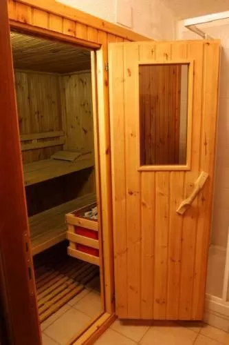 Sauna in Residence Villa Frejus