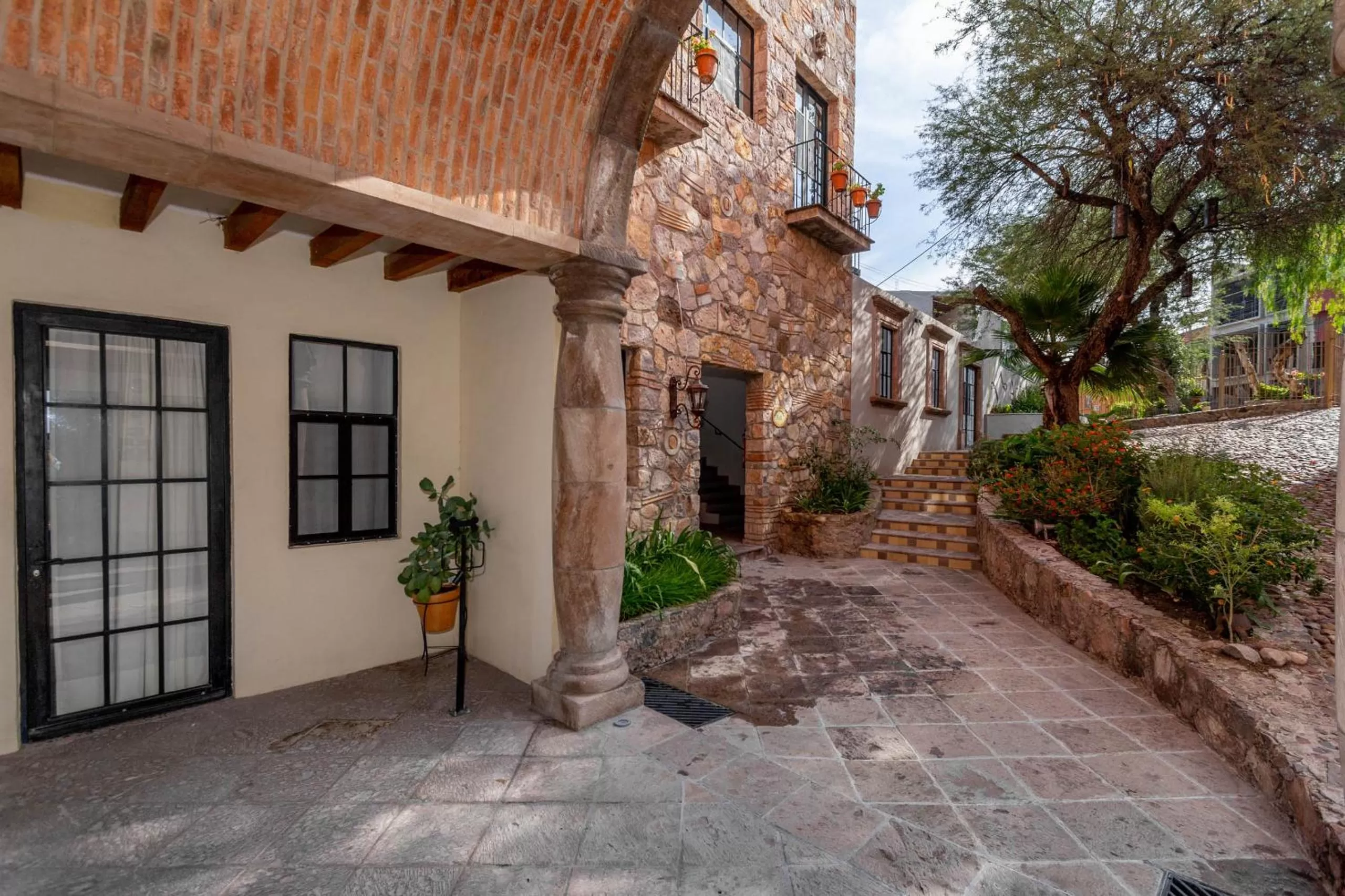 Property building in Casa Goyri San Miguel de Allende
