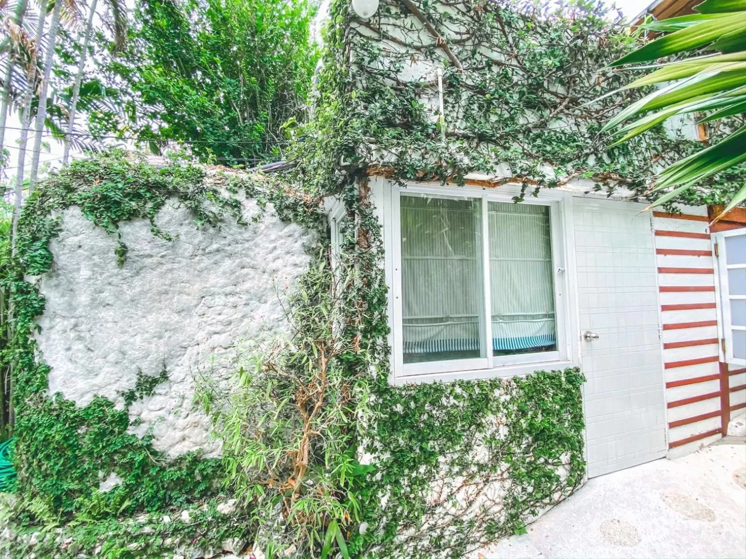 Bedroom in Nern Chalet Beachfront Hotel