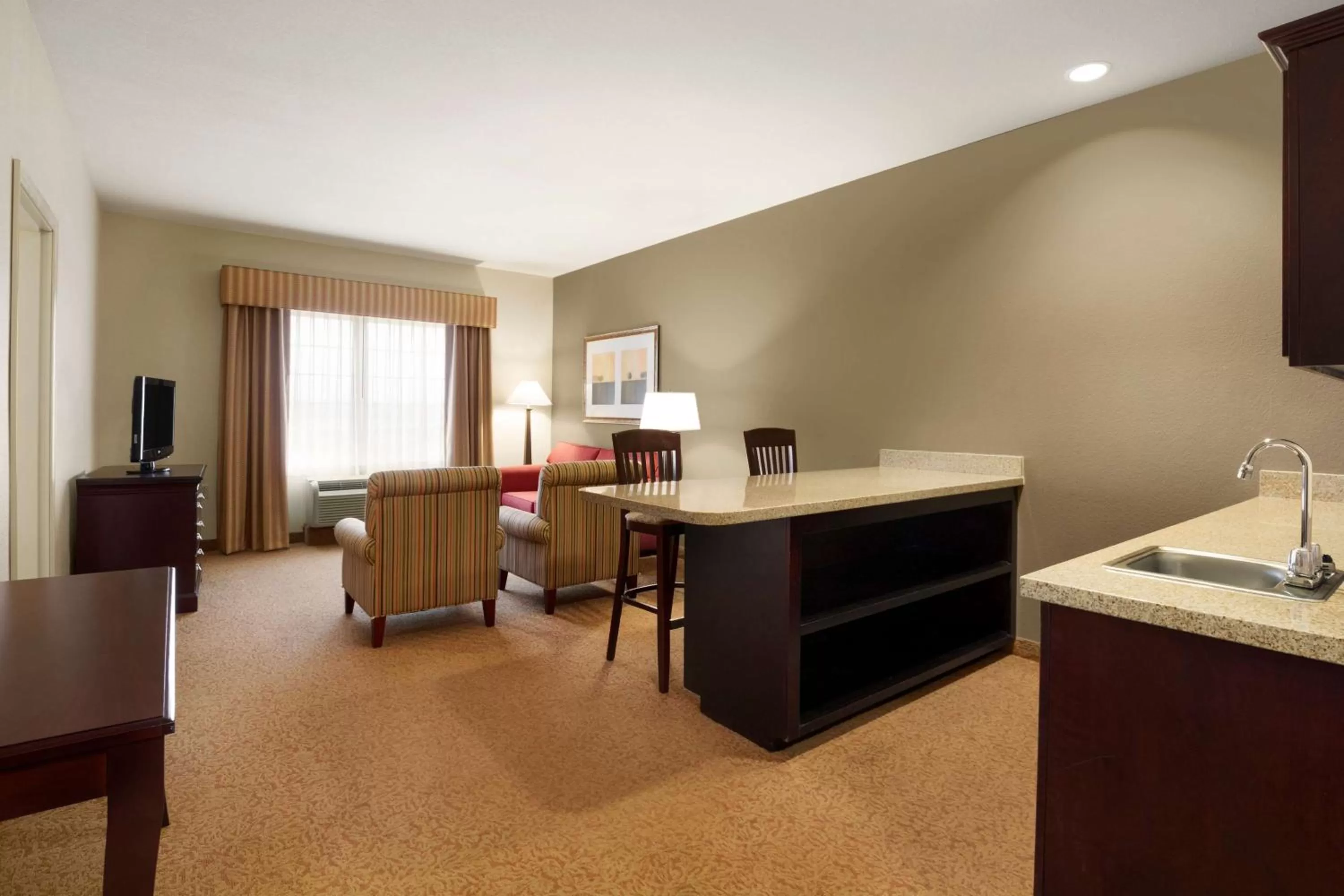 Premium One-Bedroom King Suite with Sofa-Bed - Non-Smoking in Country Inn & Suites by Radisson, Oklahoma City - Quail Springs, OK