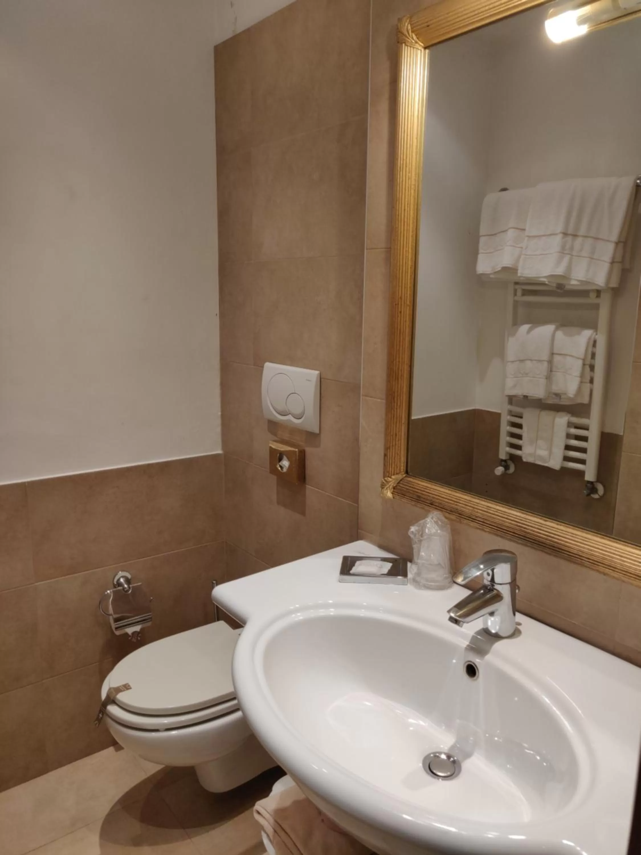 Bathroom in Hotel Ca' Marinella