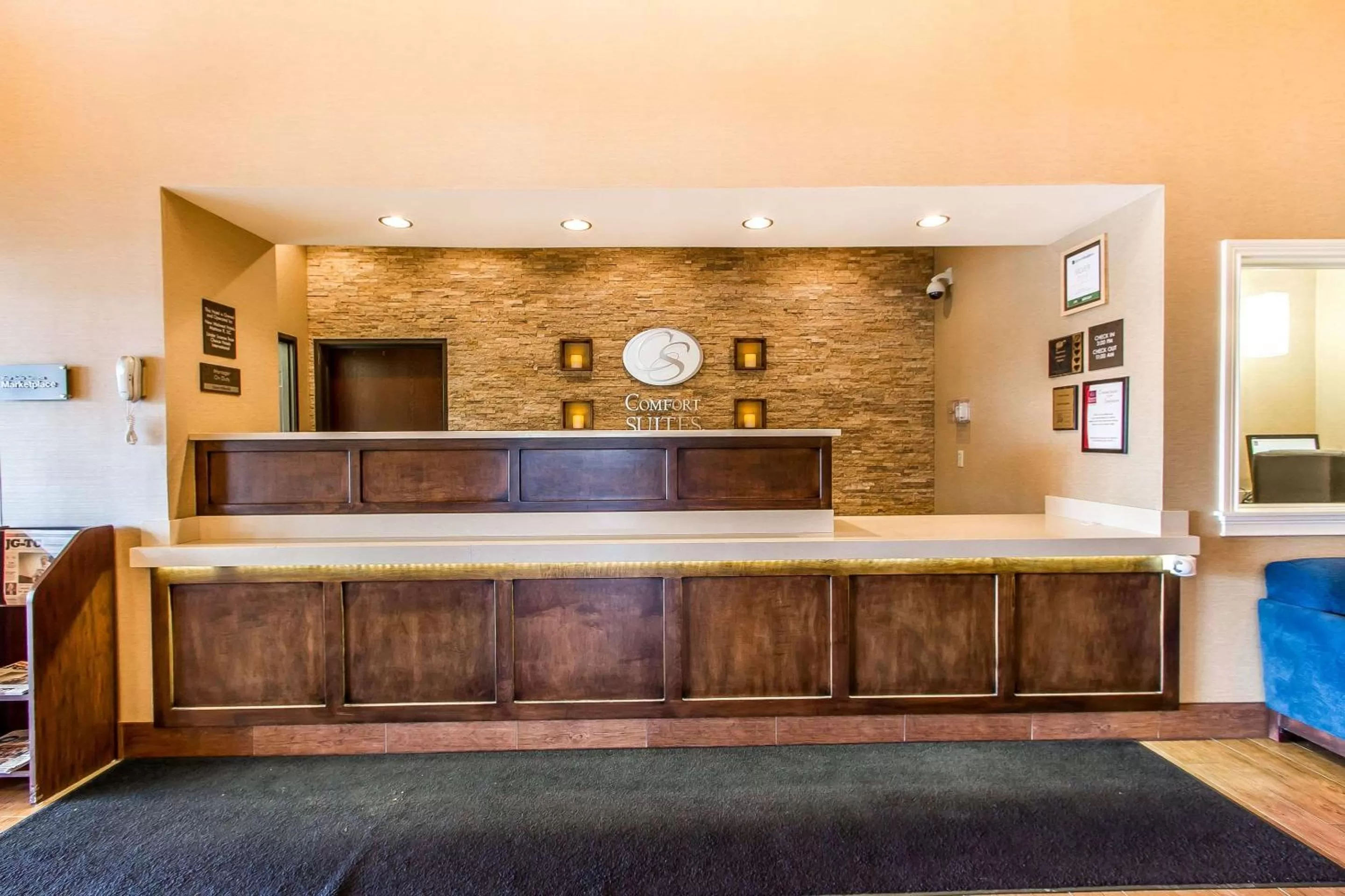Lobby or reception in Comfort Suites Mattoon East