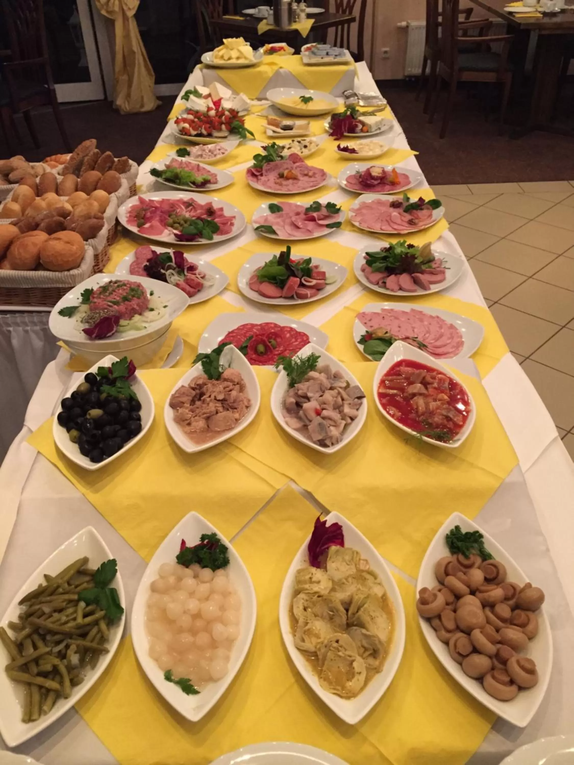 Buffet breakfast in Hotel-Marks-Garni