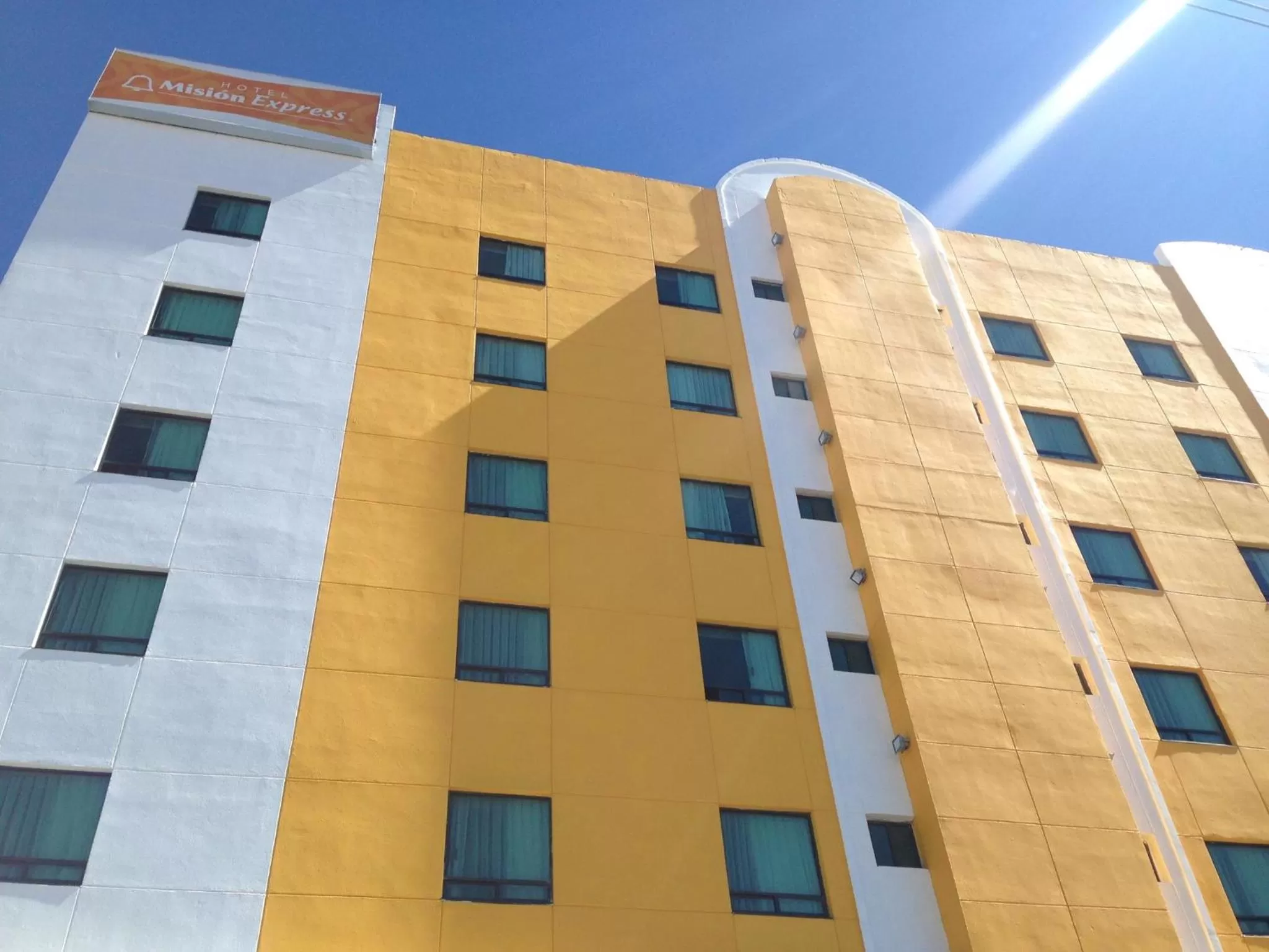 Facade/entrance in Mision Express Pachuca