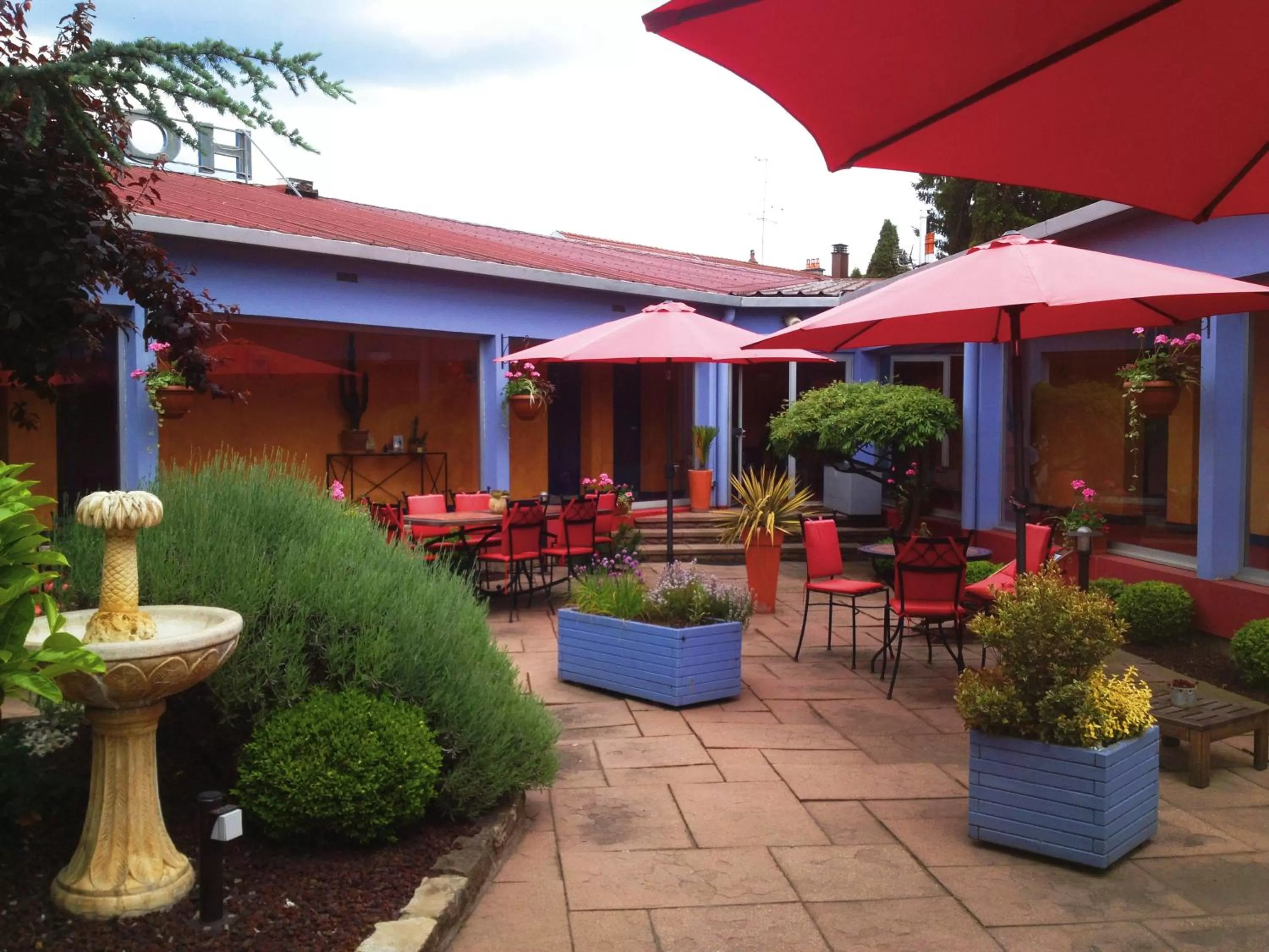Garden in Logis Hôtel Atrium Epinal Golbey