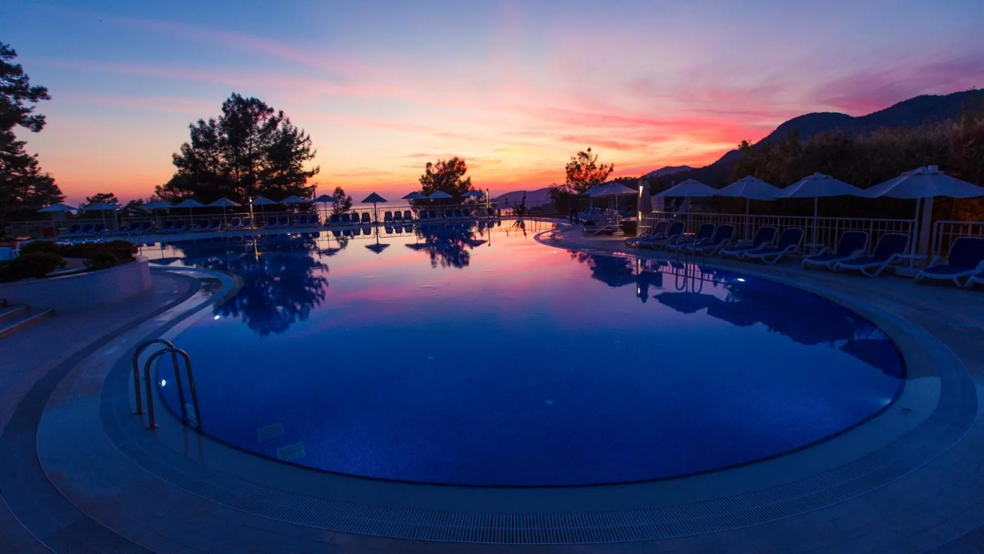 Swimming pool in Garcia Resort & Spa - Ultra All Inclusive