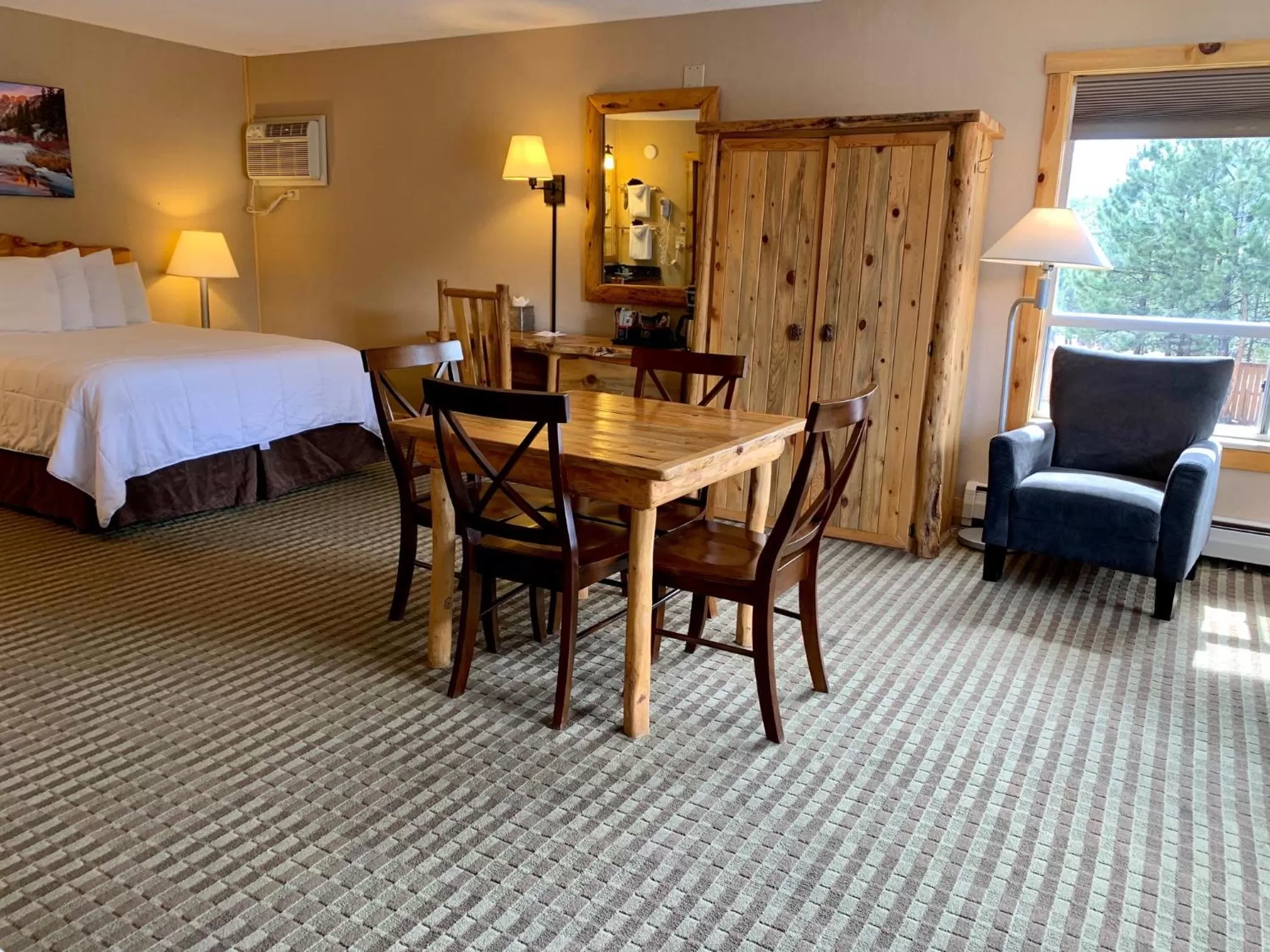 Dining area, Bed in Hotel Estes