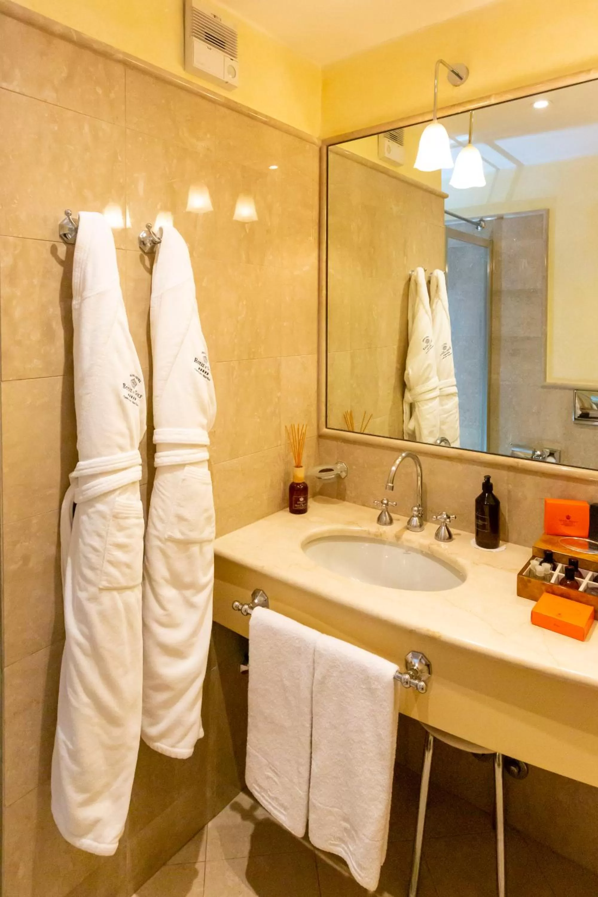 Bathroom in Grand Hotel Royal E Golf