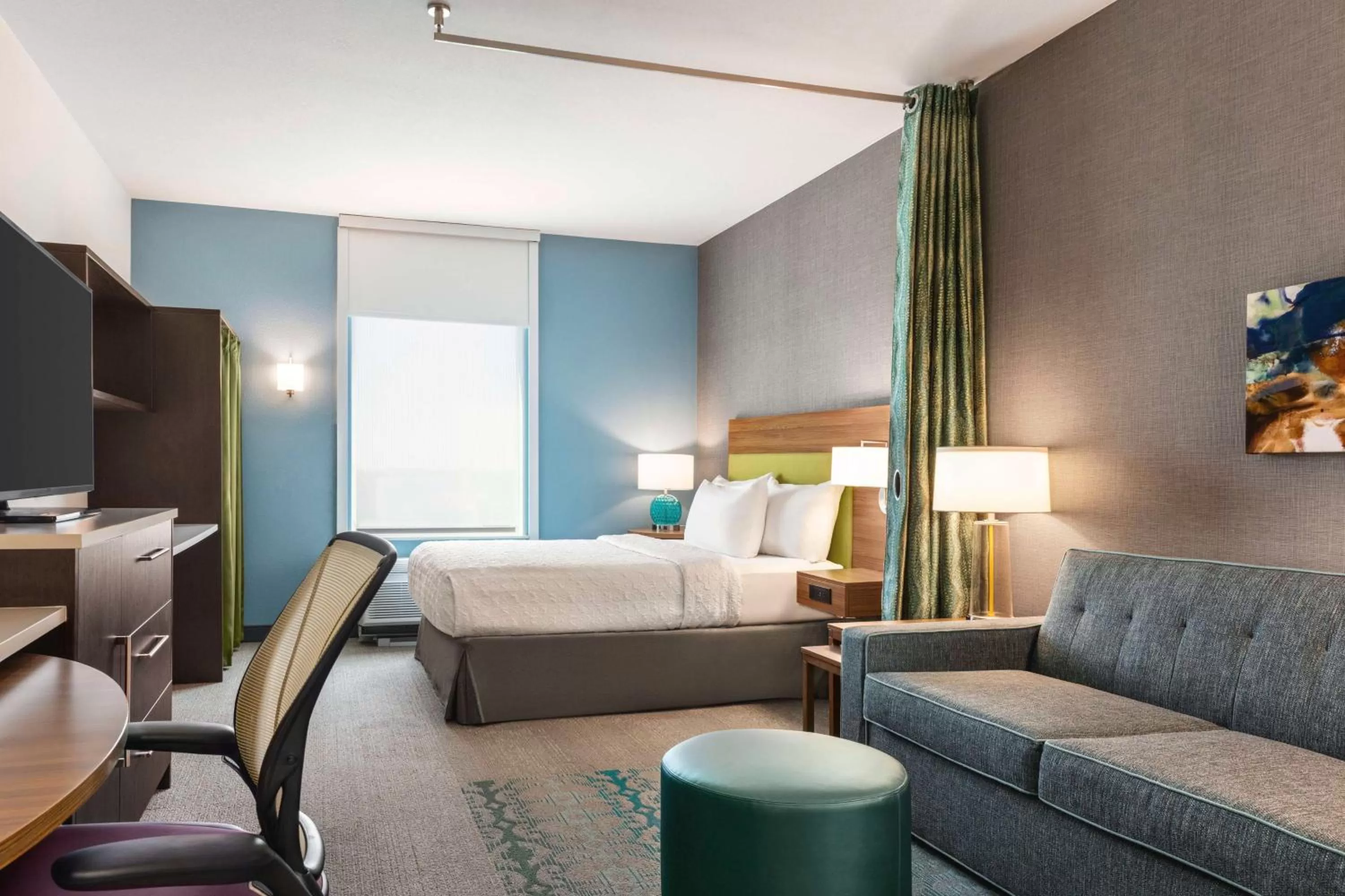 Bedroom, Bed in Home2 Suites by Hilton Lubbock