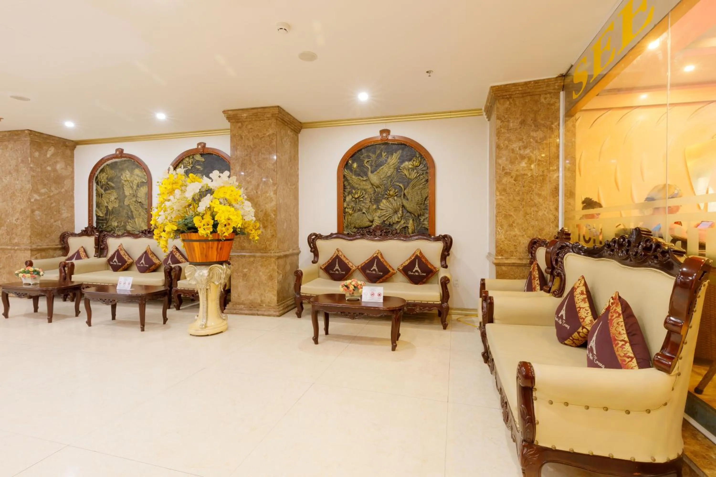Lobby or reception in Paris Luxury Hotel & Apartment Nha Trang