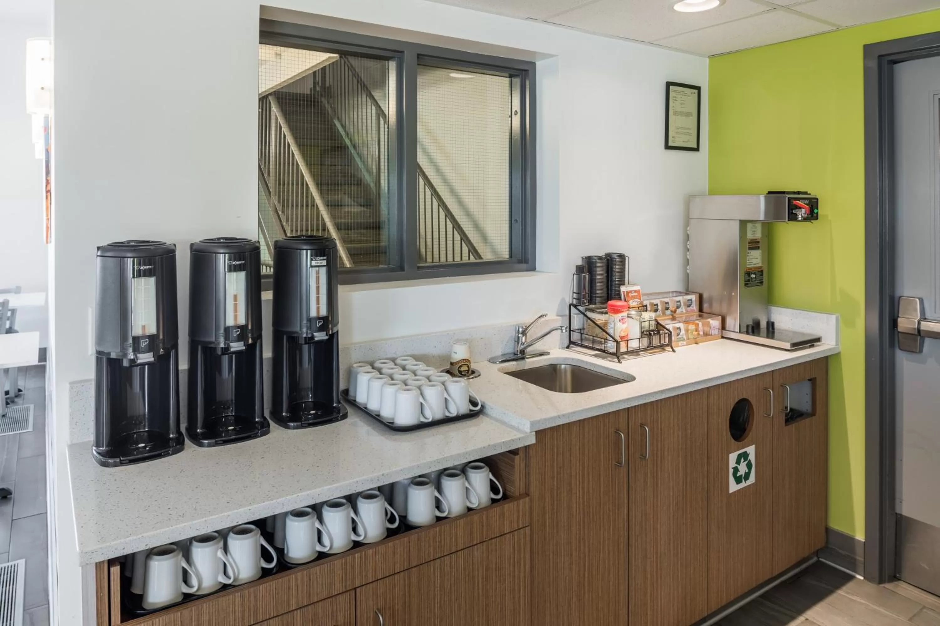 Coffee/tea facilities in Super 8 by Wyndham Winnipeg West