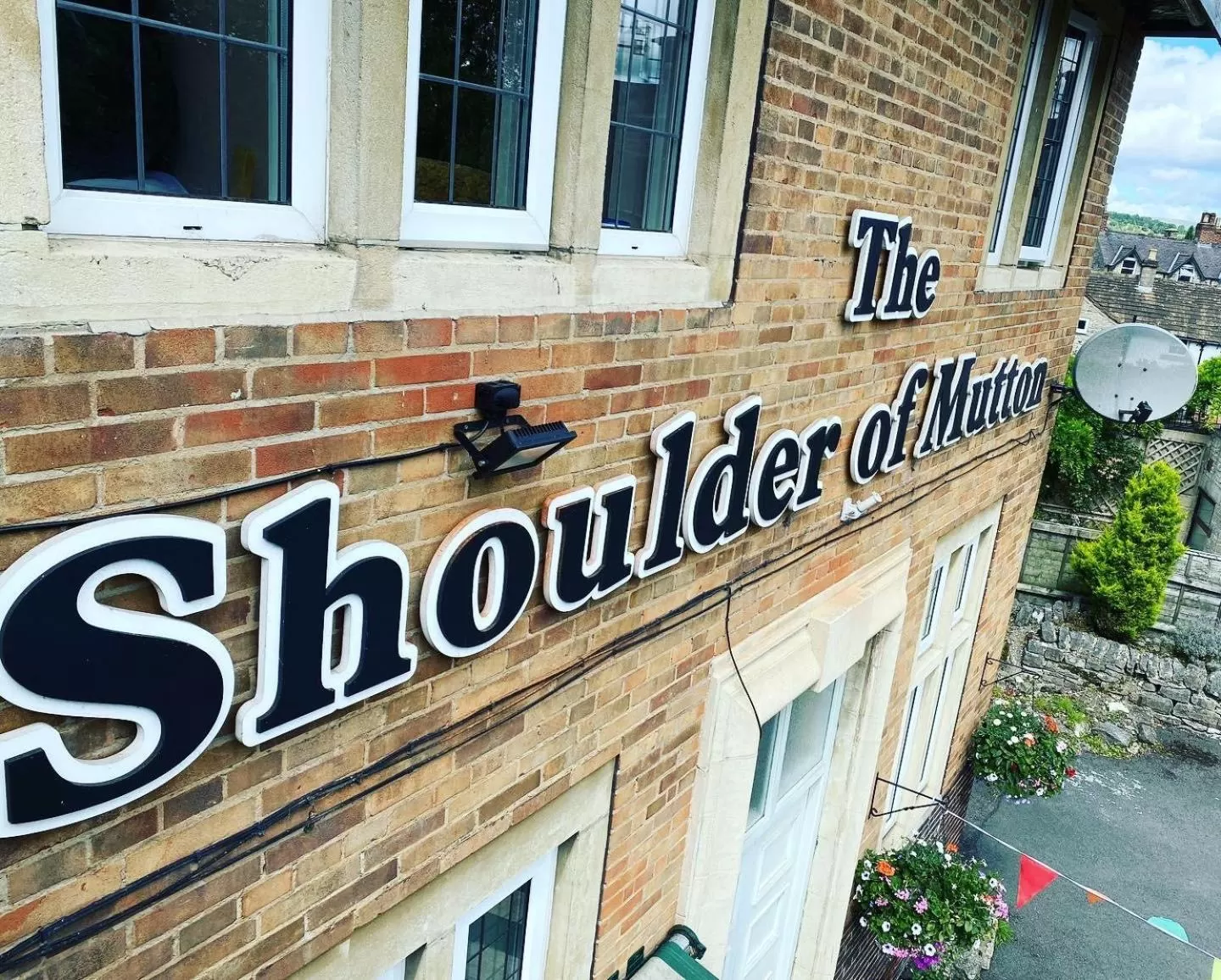 Property Logo/Sign in The Shoulder of Mutton