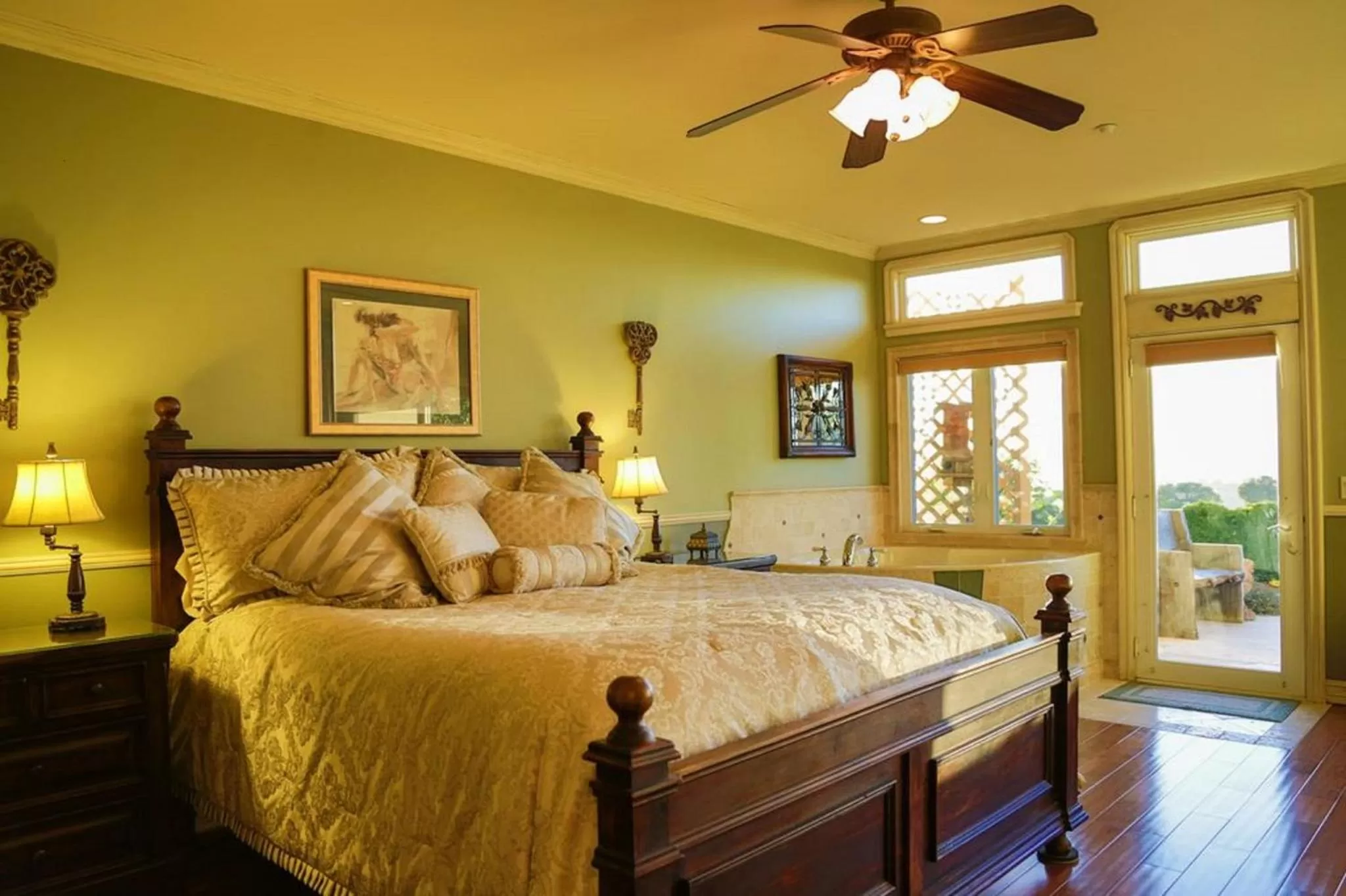 Bedroom, Bed in High Ridge Manor