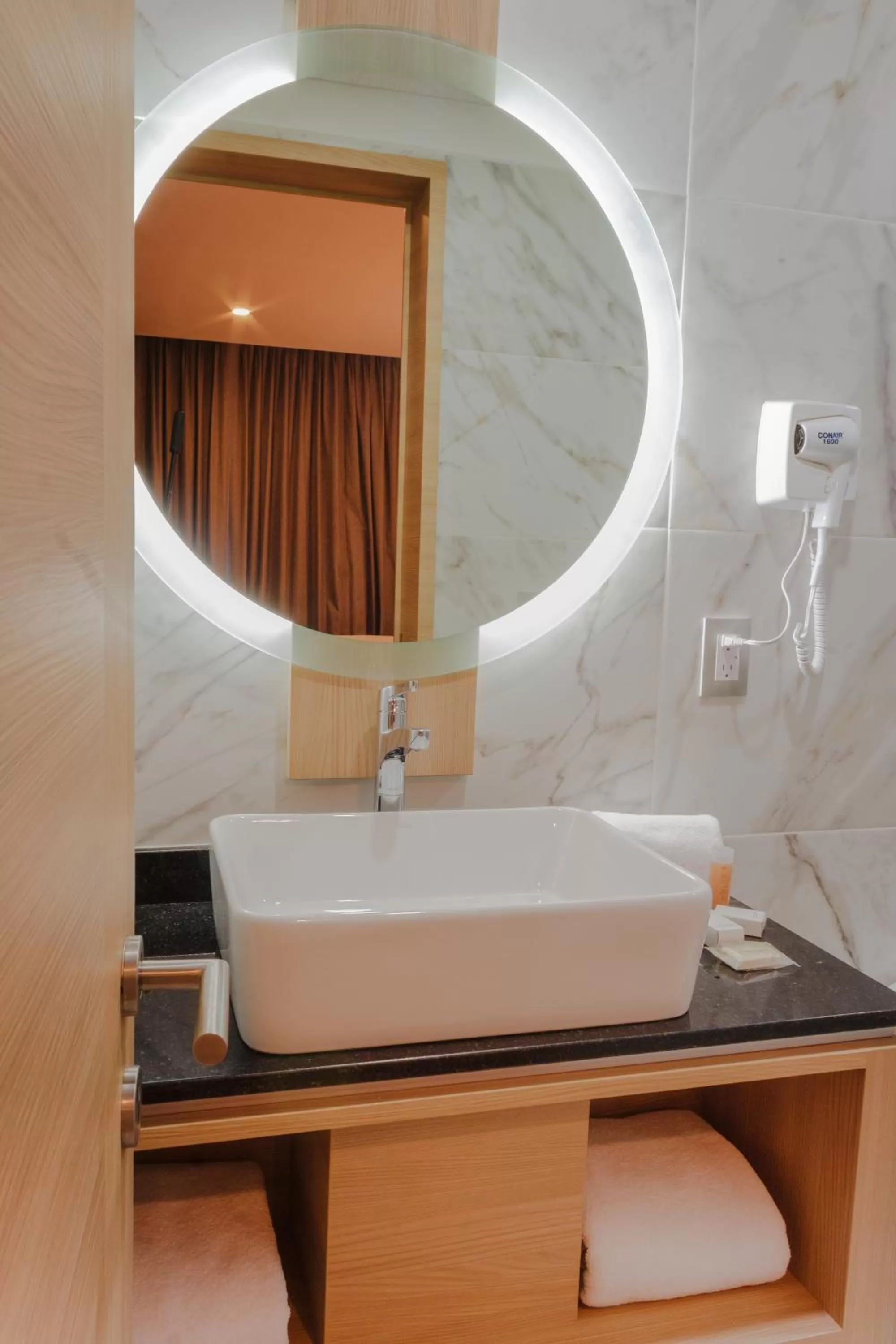 Toilet in Hotel Kavia Monterrey