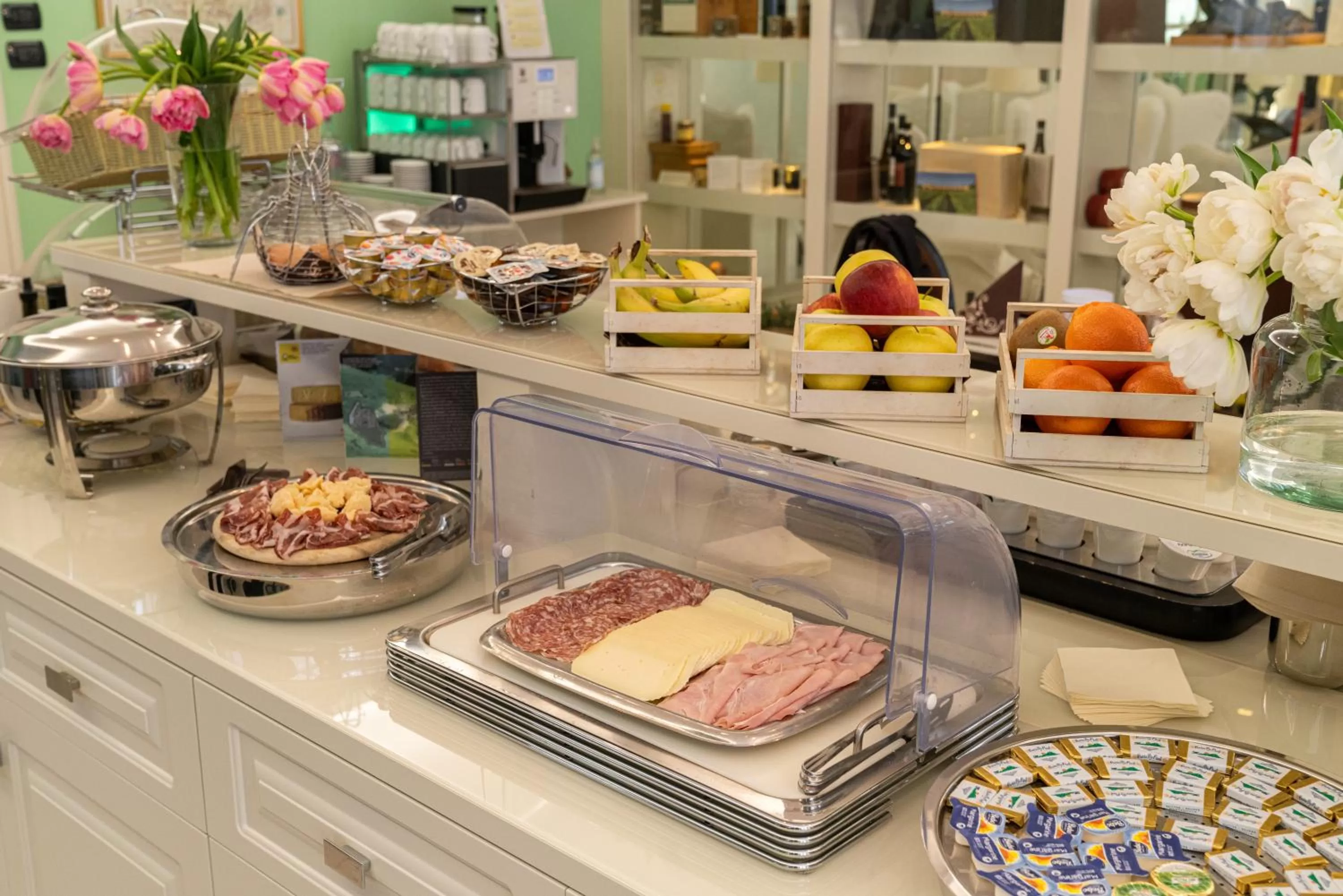 Food and drinks in Hotel Roxy Plaza