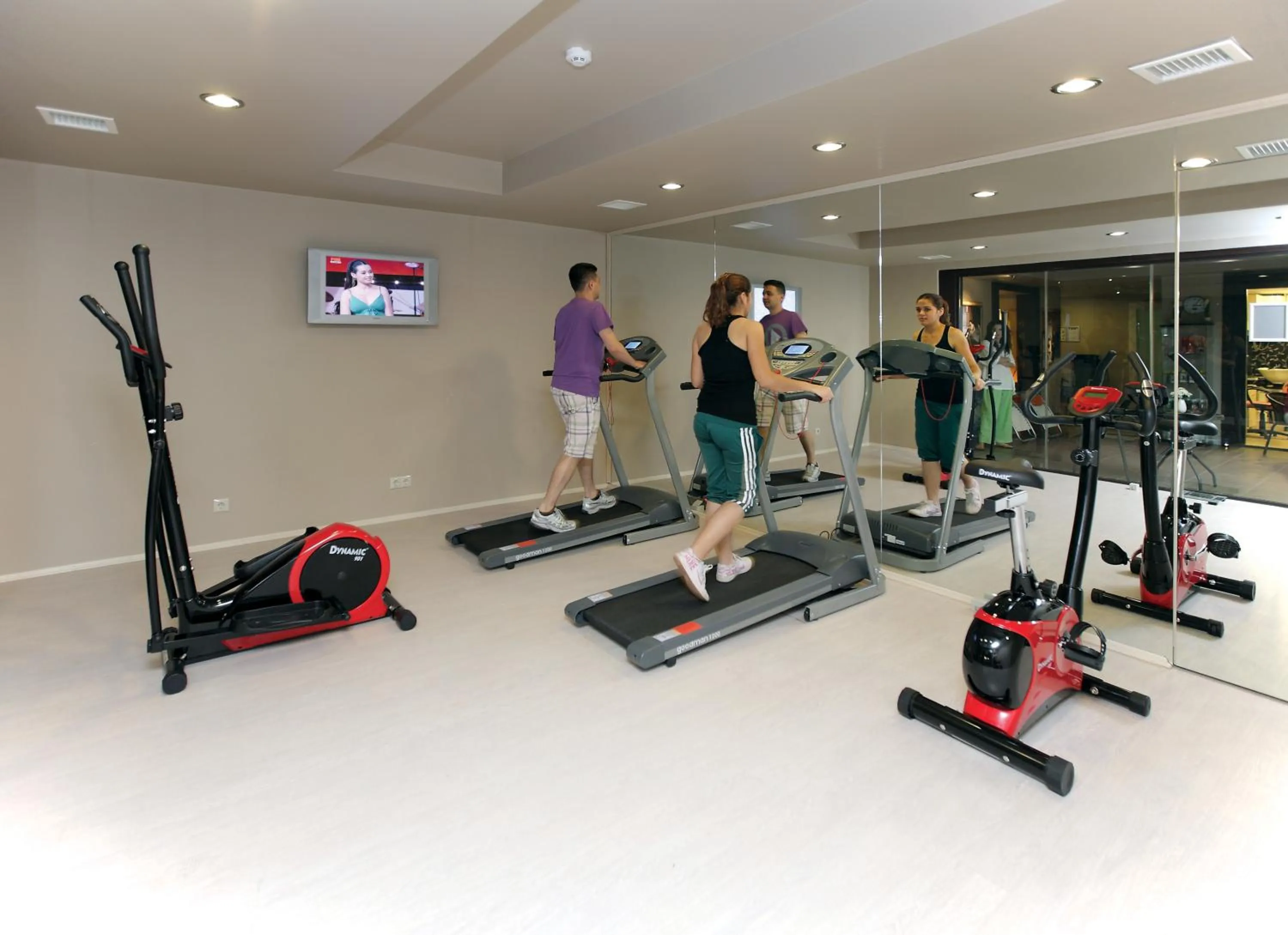 Fitness centre/facilities in Julian Club Hotel