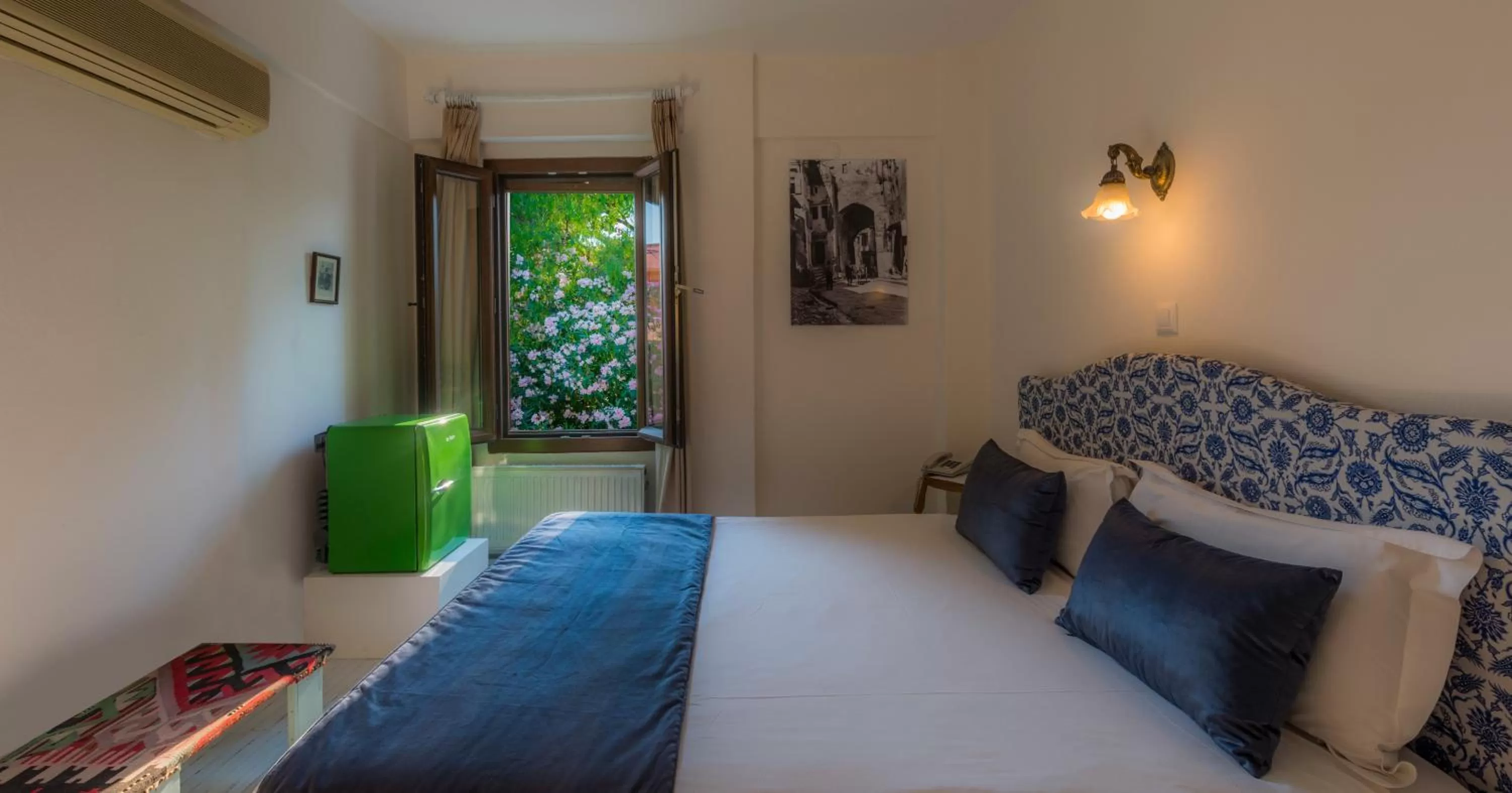 Decorative detail, Bed in Hotel Kalehan